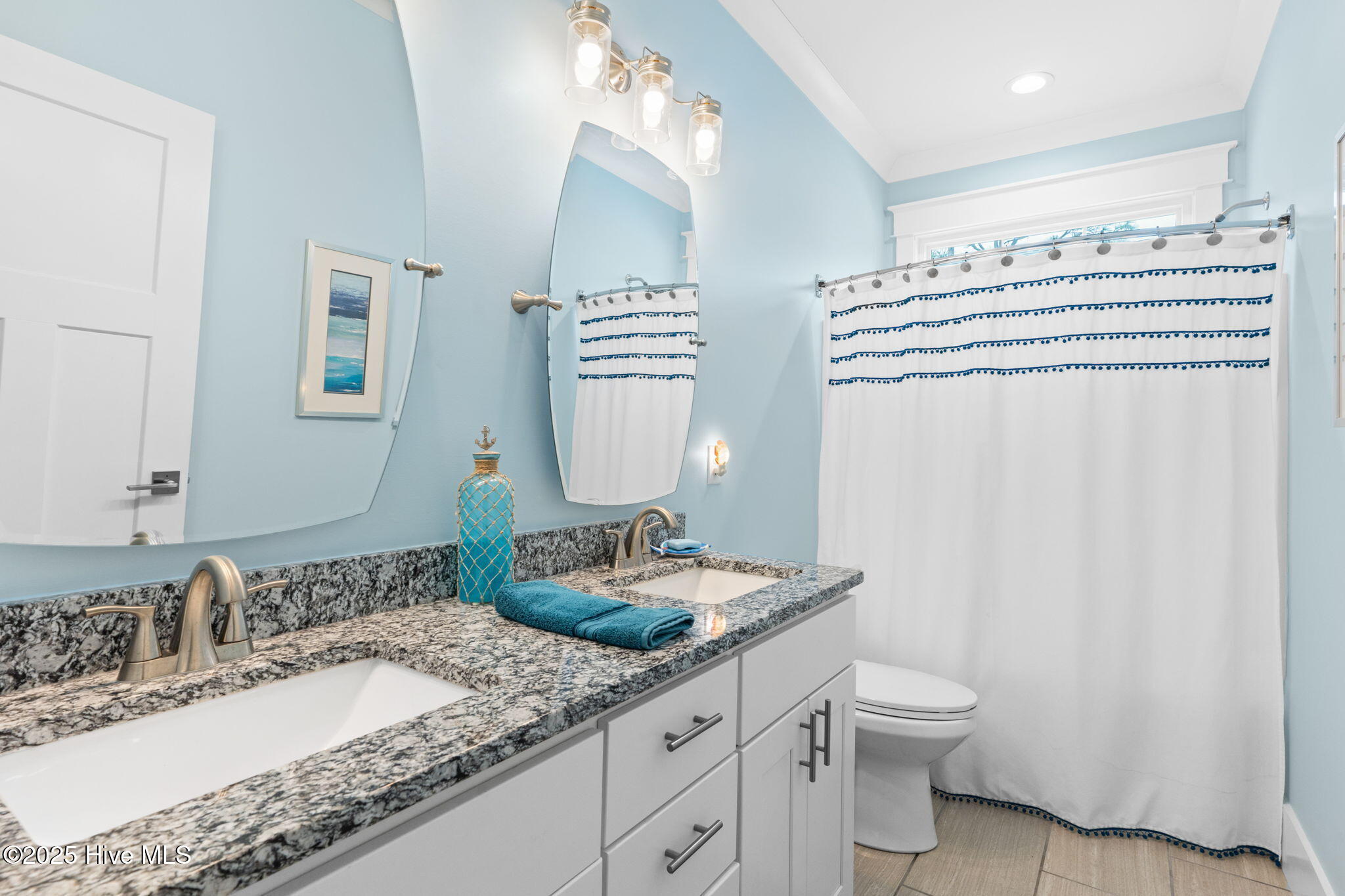 100543209 | Photo 40