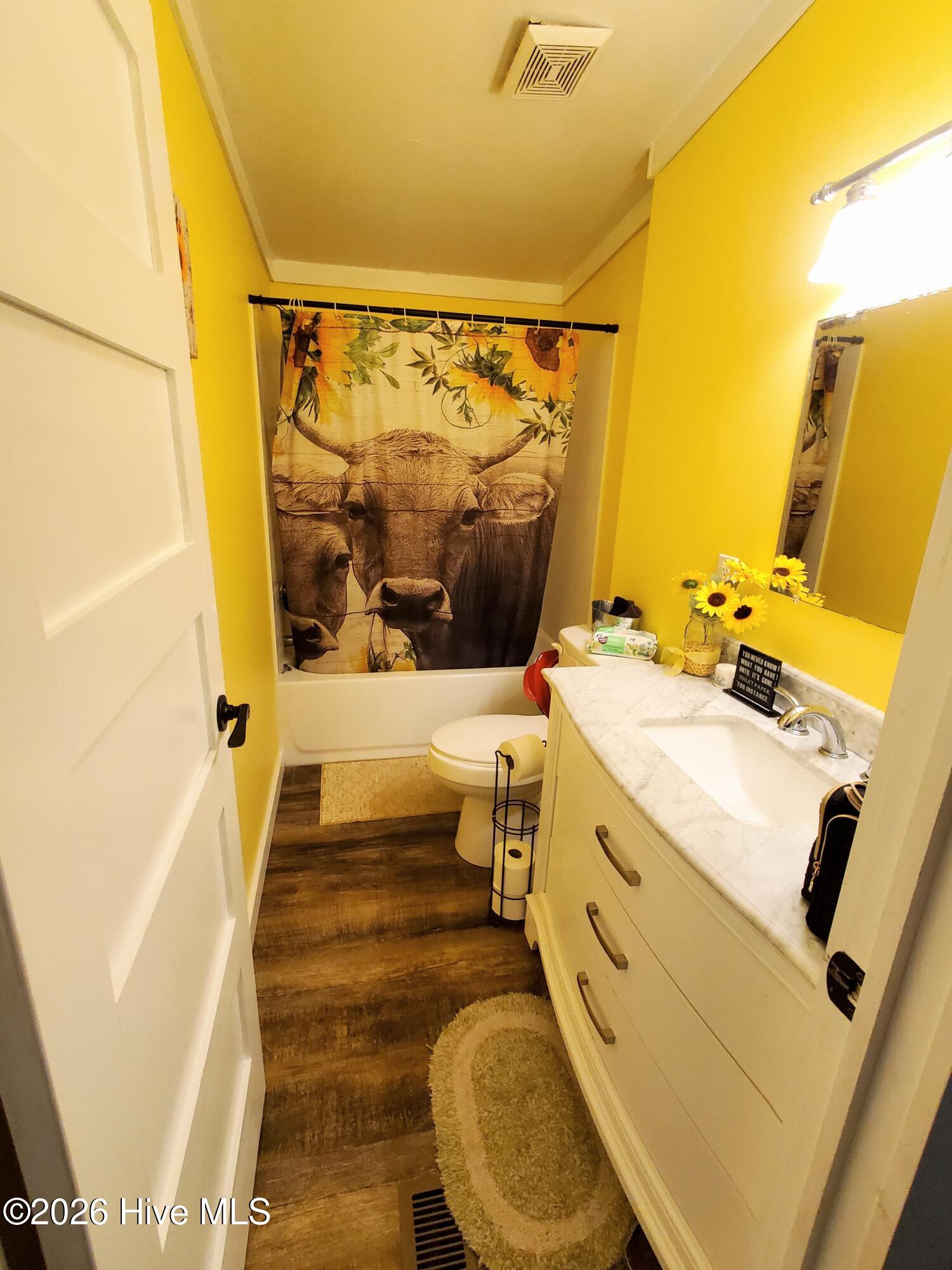 100550417 | Photo 15