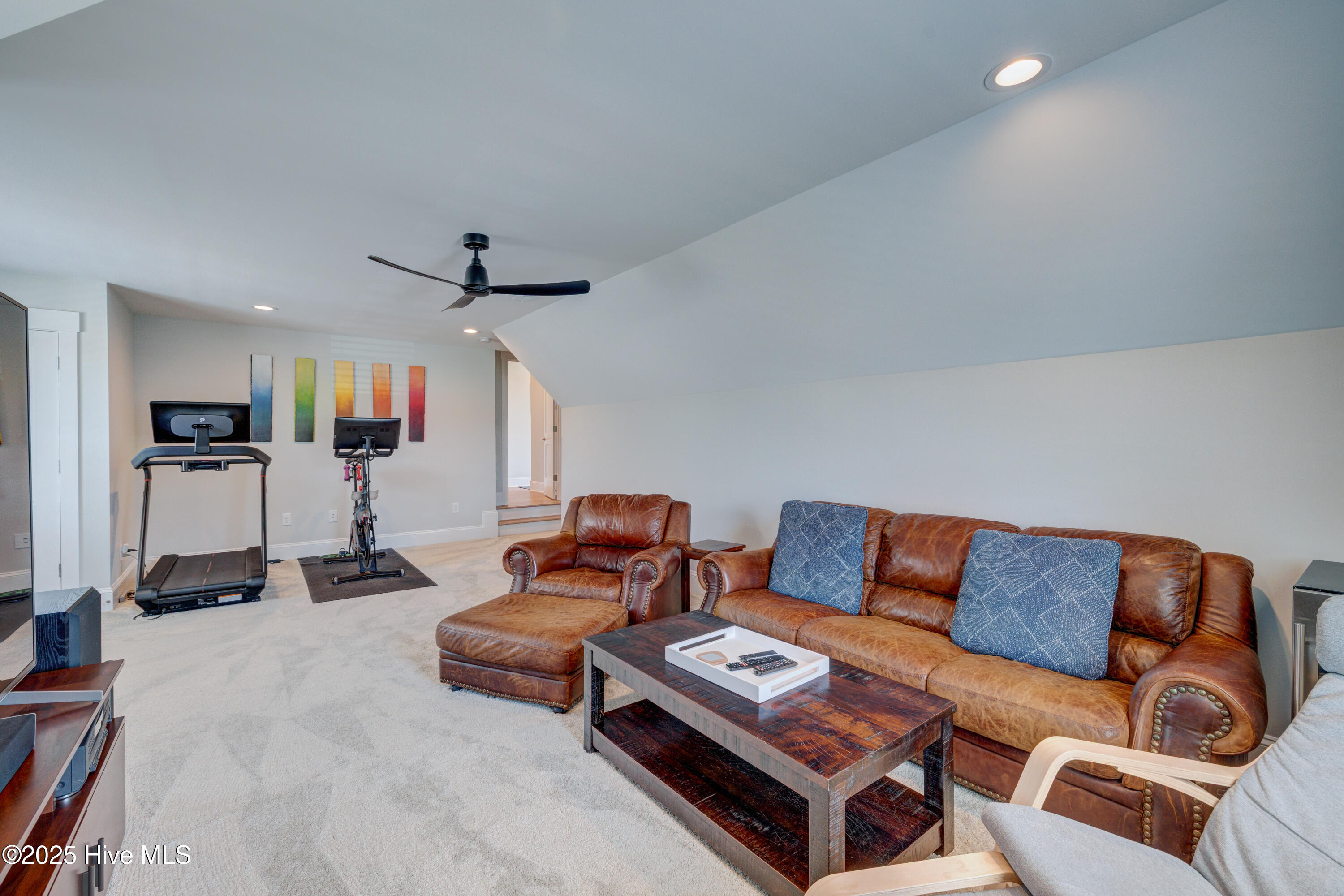 100531036 | Photo 40