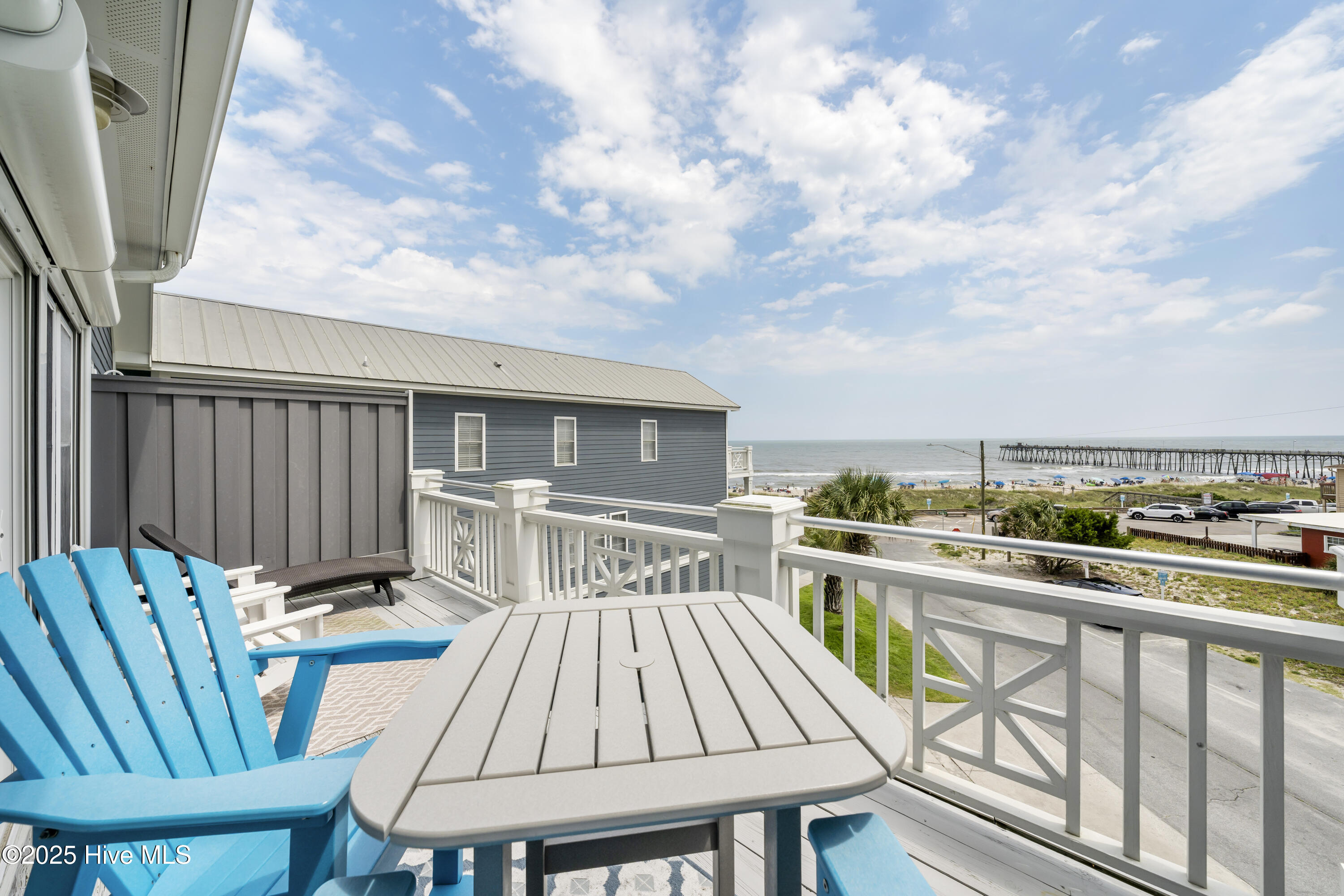 100530858 | Photo 35