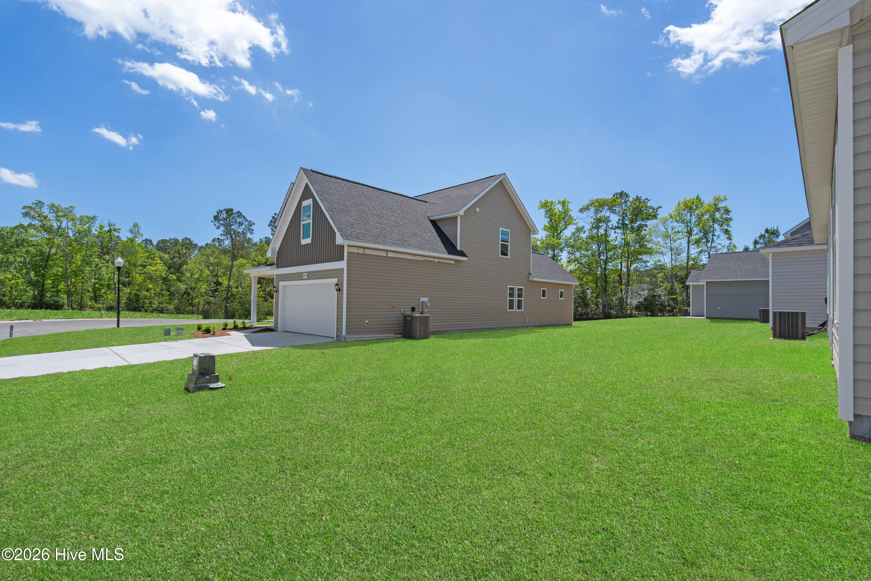 100554744 | Photo 25