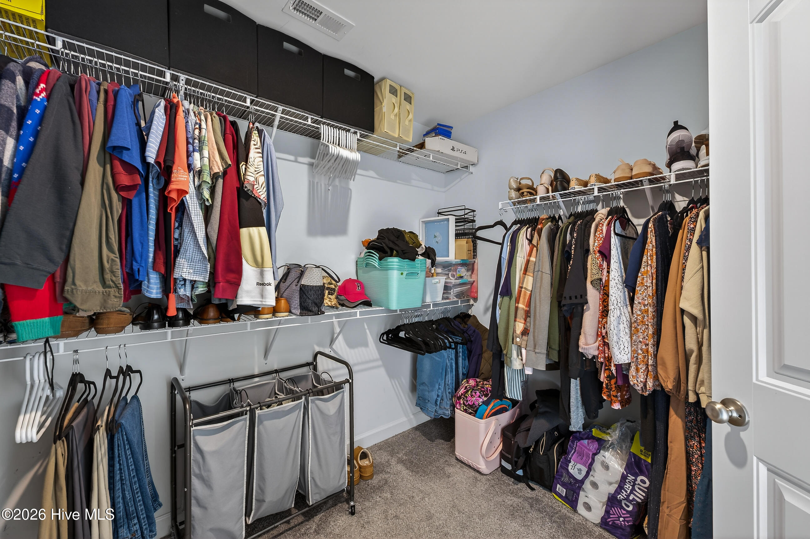 100561356 | Photo 33