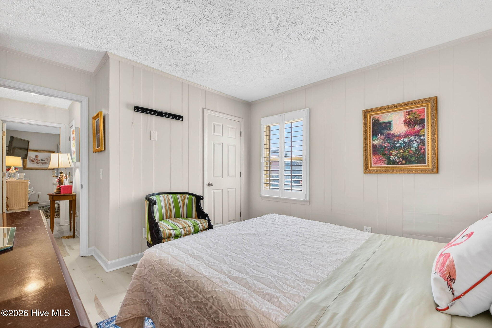 100560739 | Photo 53