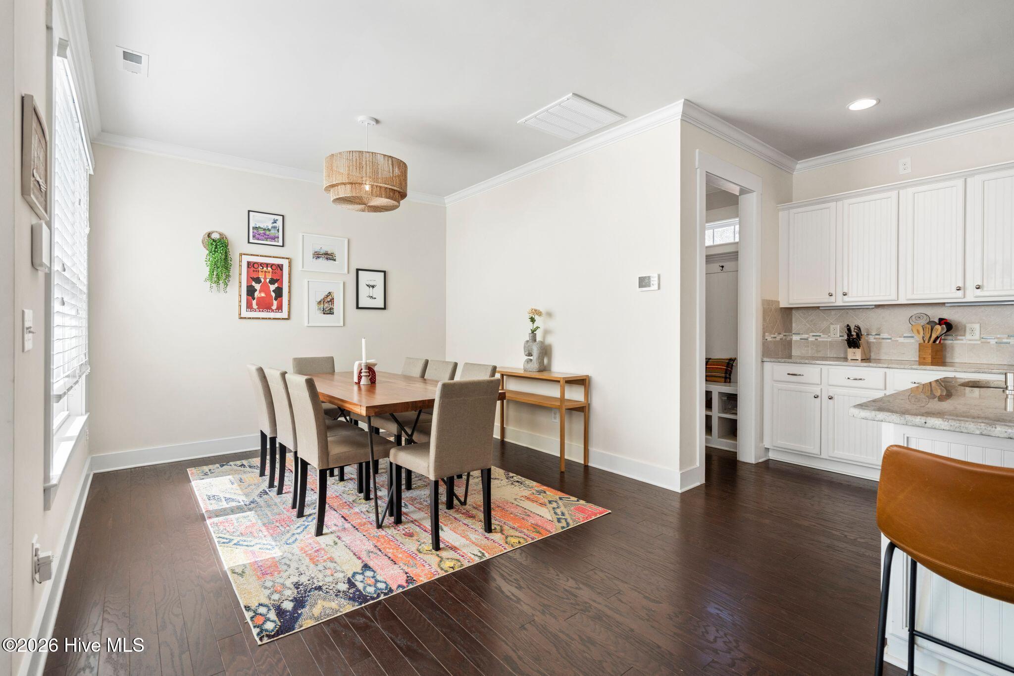 100558844 | Photo 14