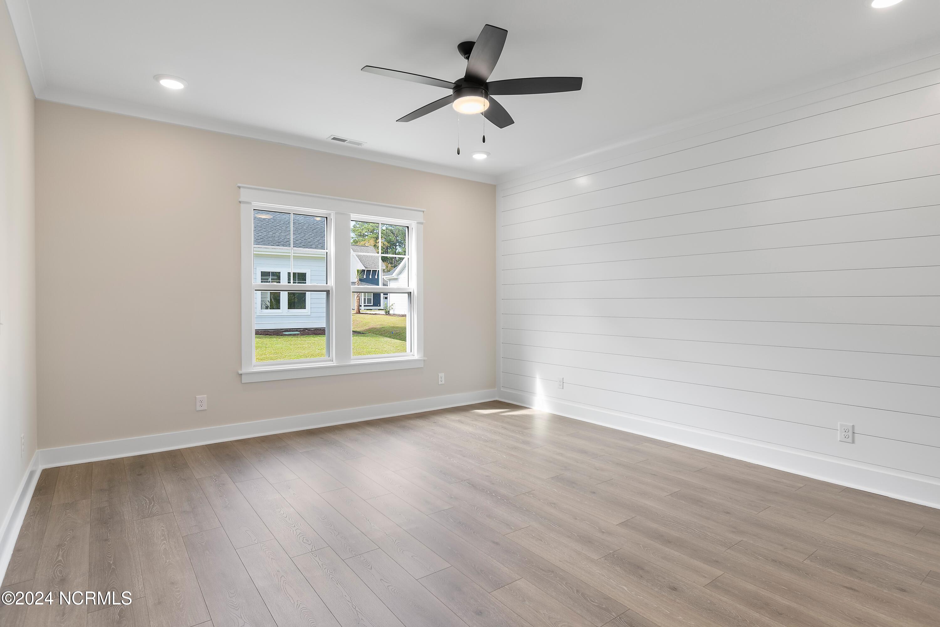 100547891 | Photo 15