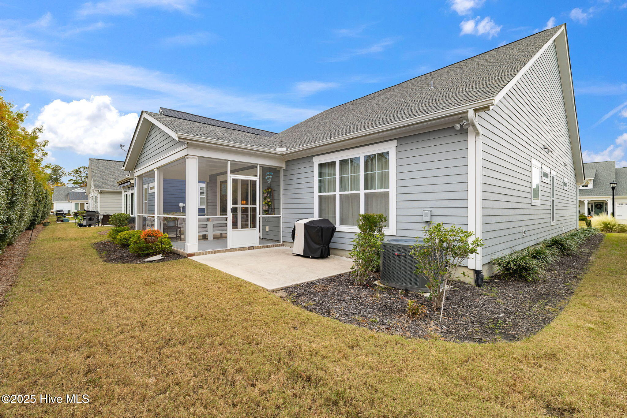 100541268 | Photo 42