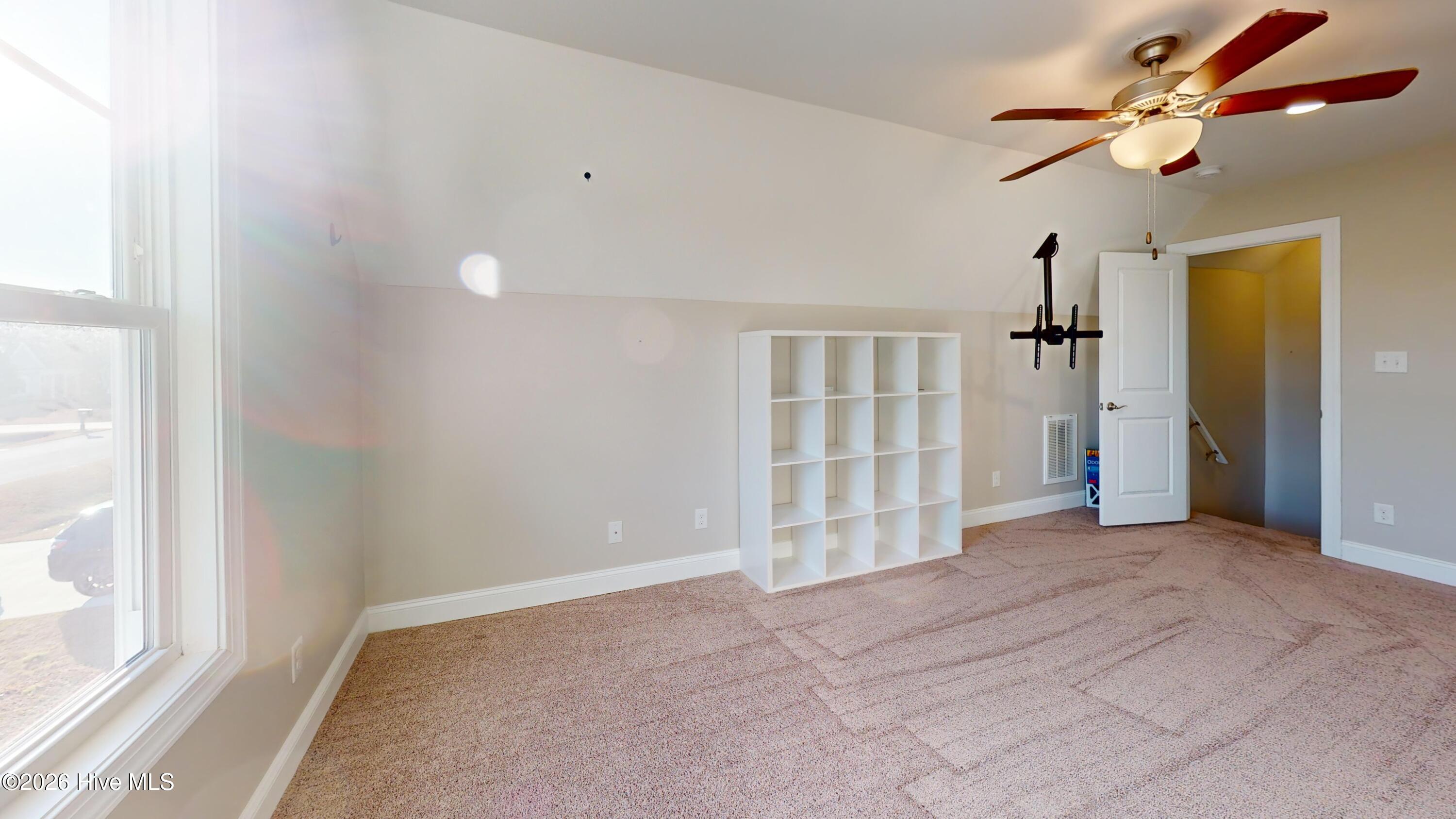 100547102 | Photo 53