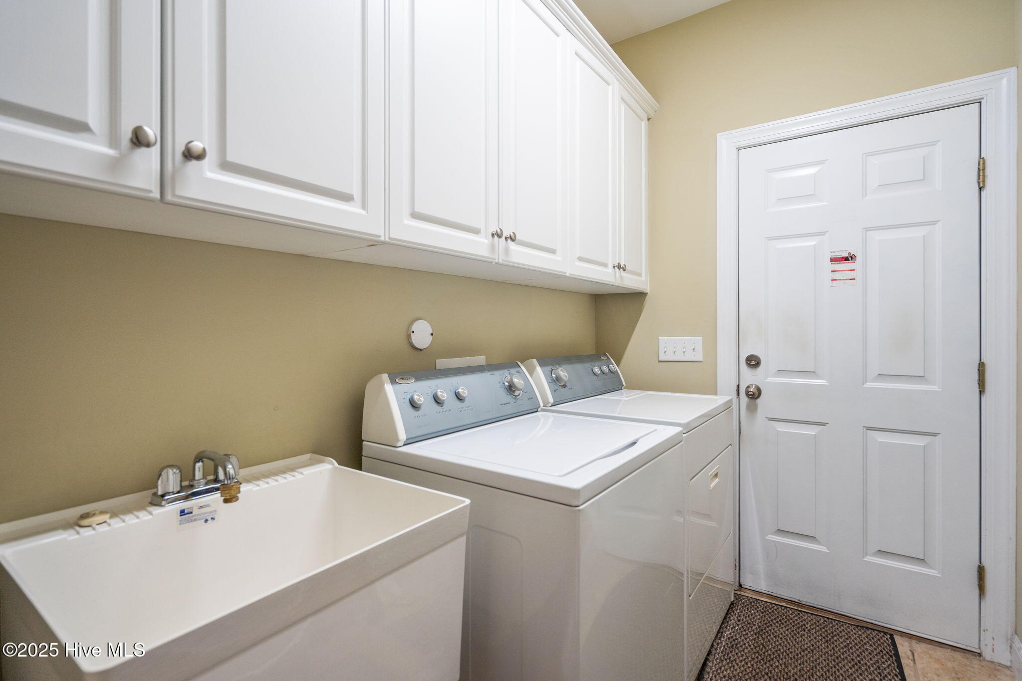 100532156 | Photo 31