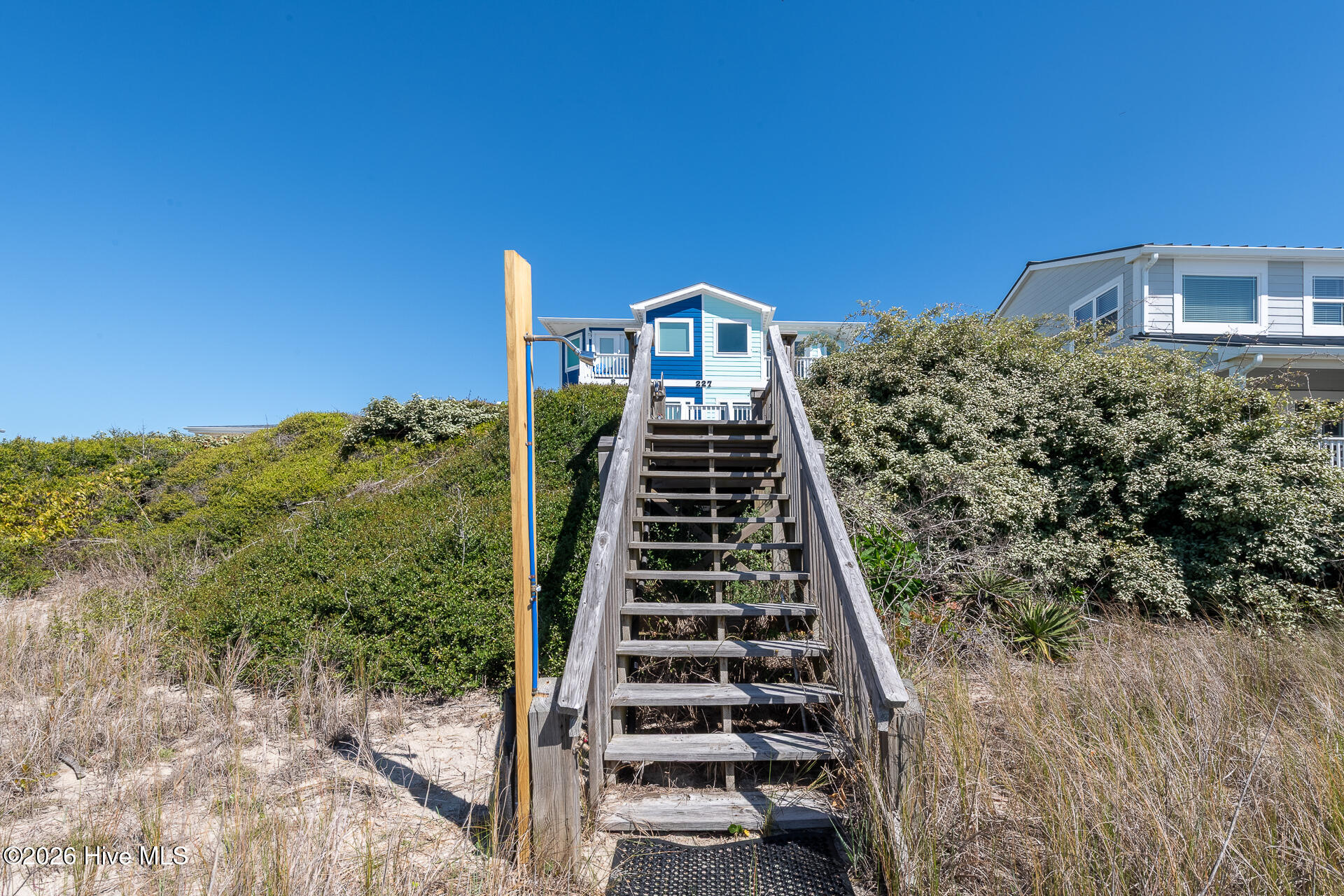 100568096 | Photo 21