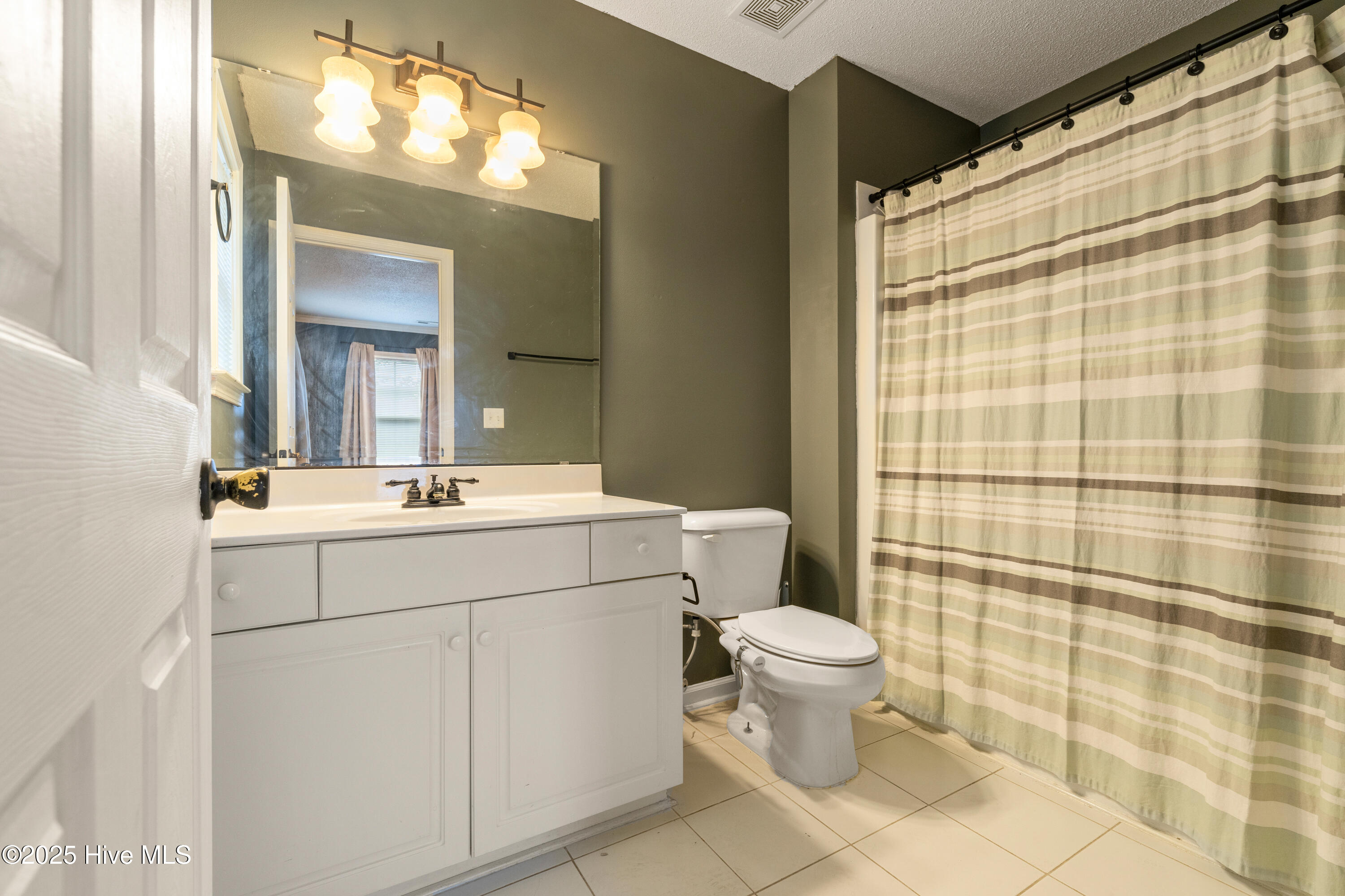 100521193 | Photo 19