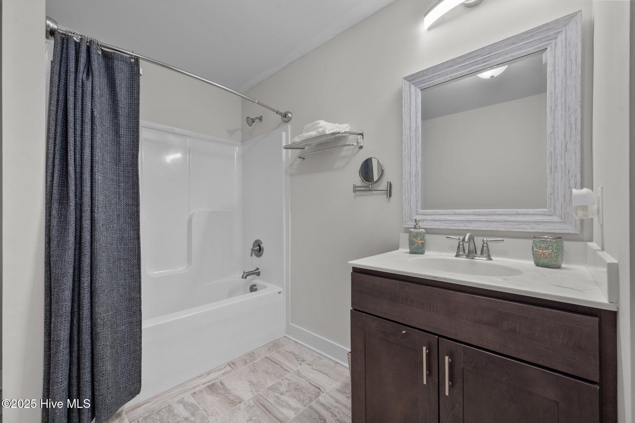 100517734 | Photo 46