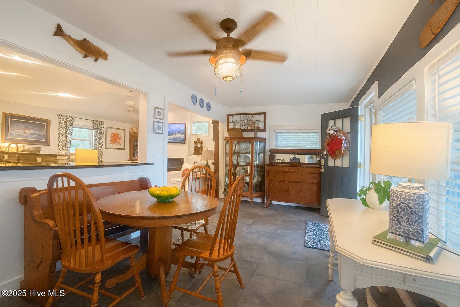 100538347 | Photo 14