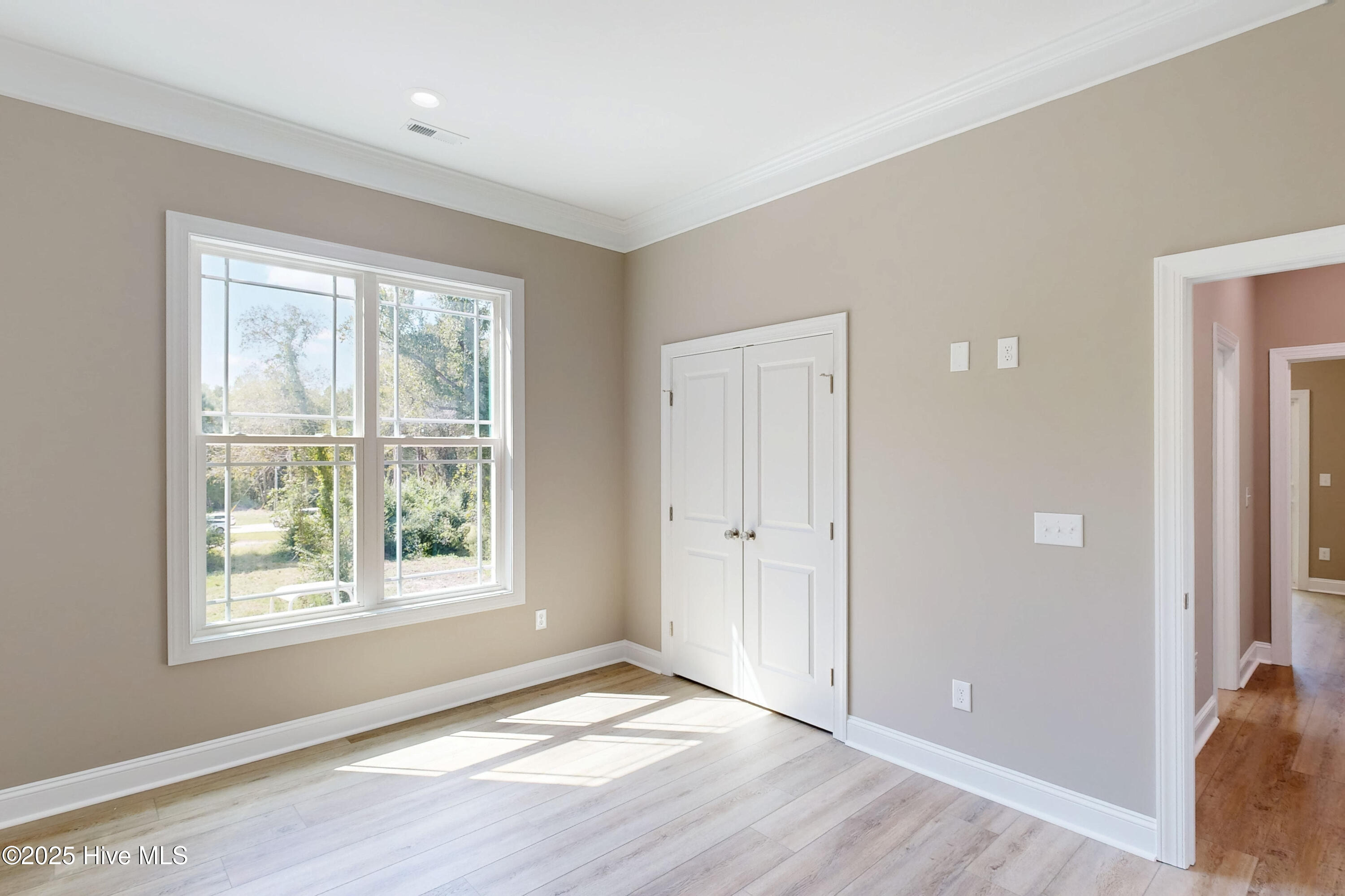 100534156 | Photo 22