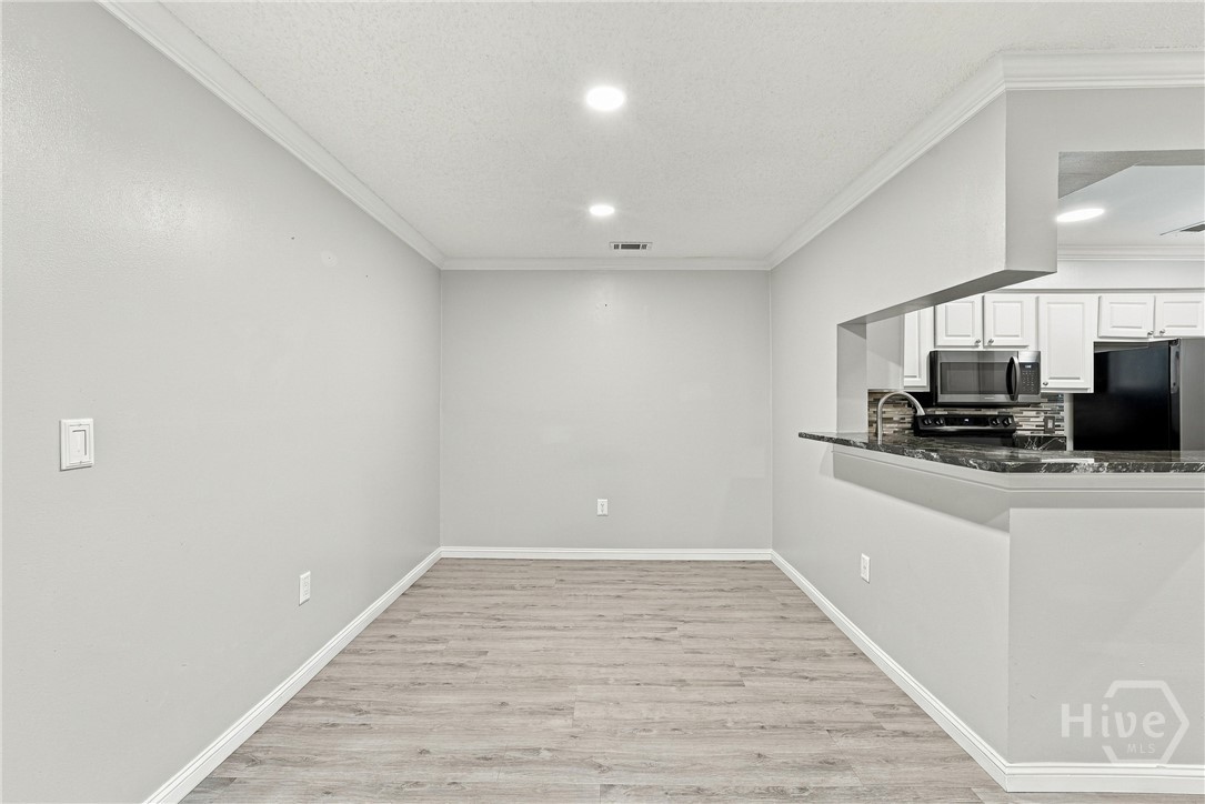 Dining Rm & Bkfst Bar