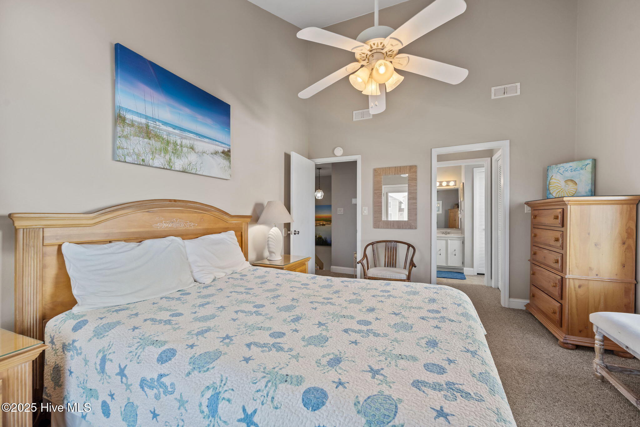 100538704 | Photo 38