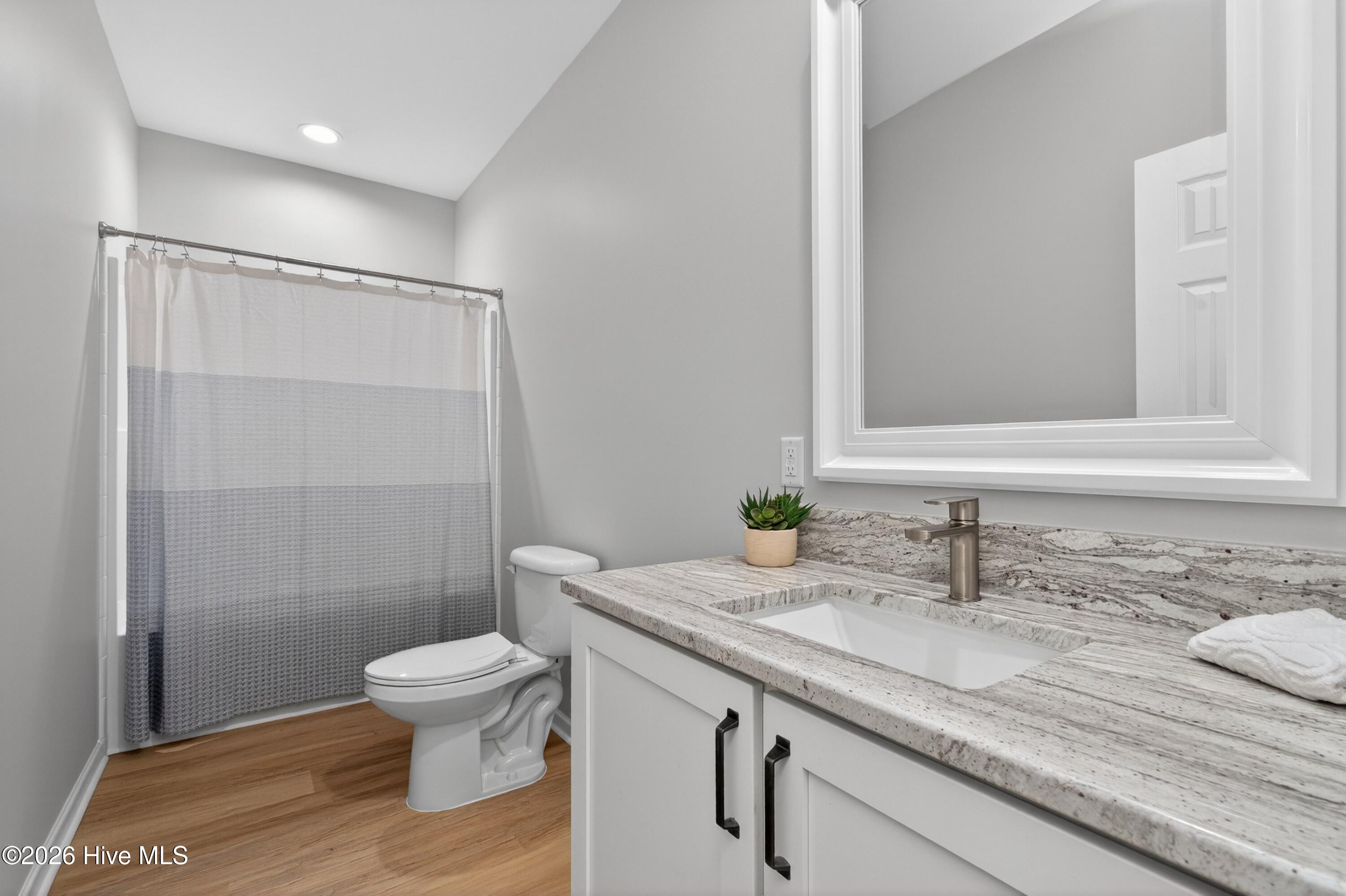 100567047 | Photo 28