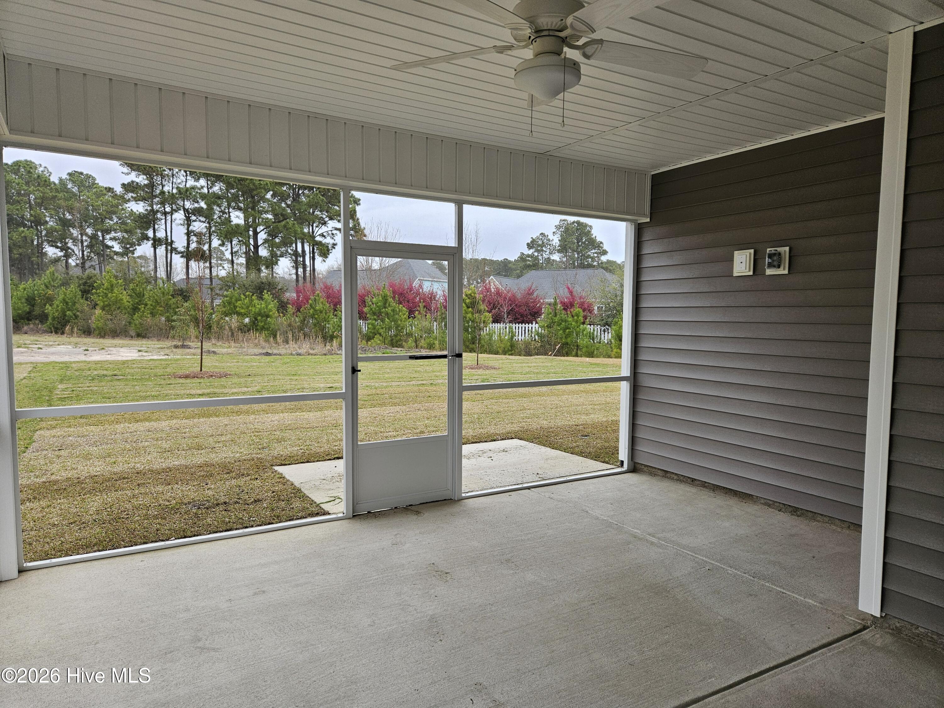 100569103 | Photo 31