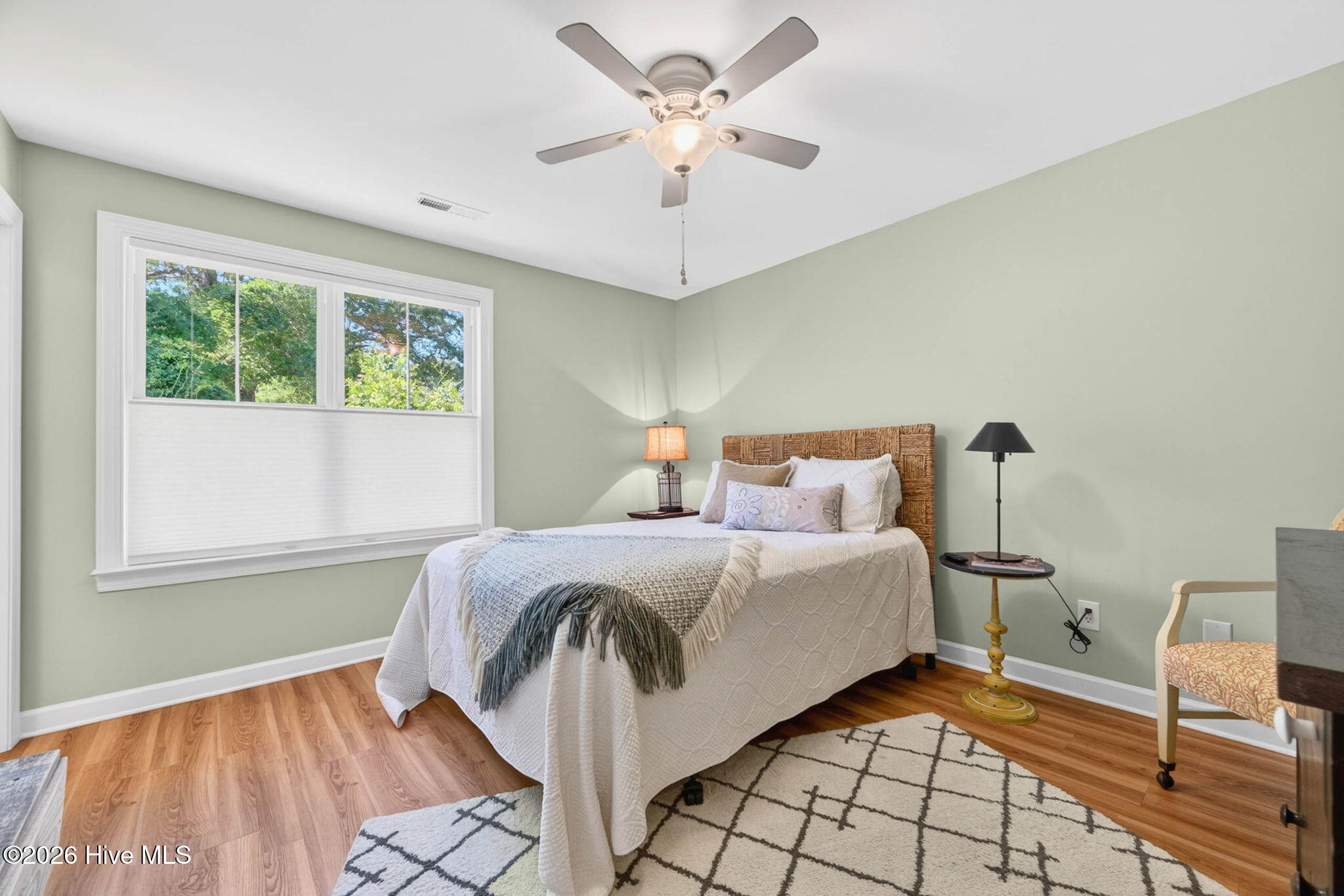 100570358 | Photo 31