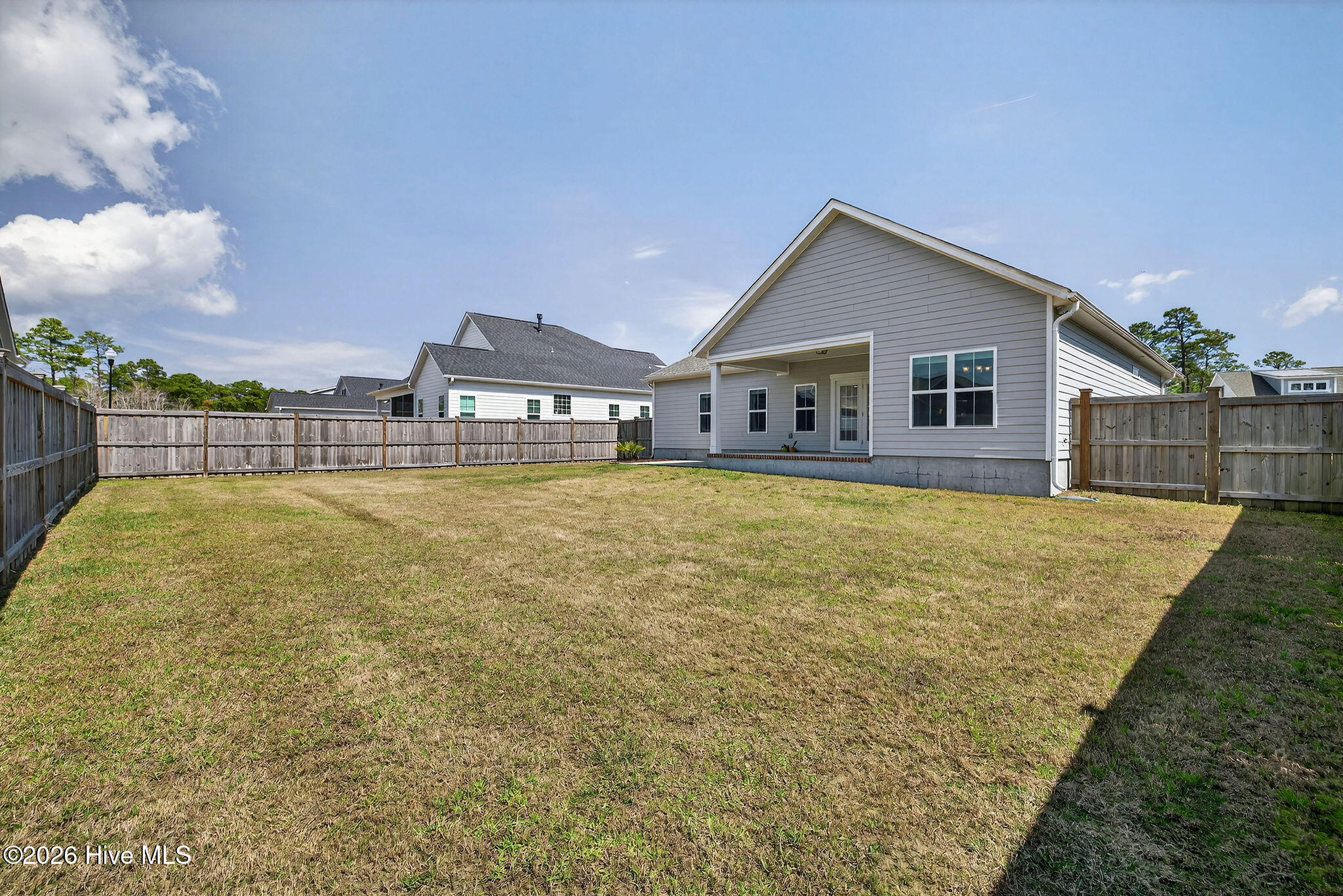 100563102 | Photo 37