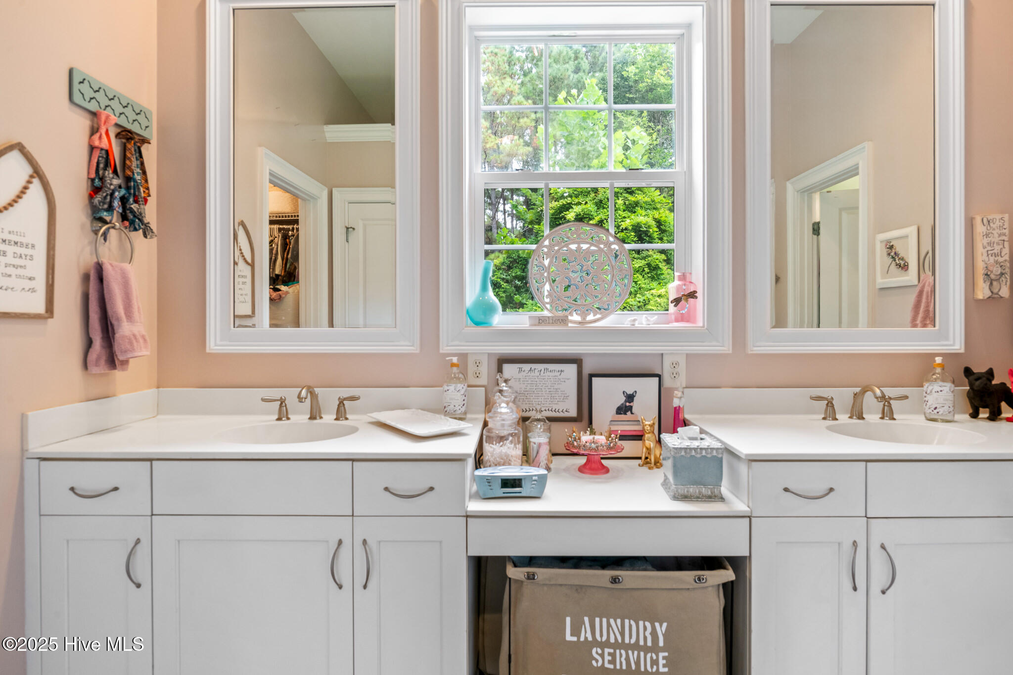 100532229 | Photo 16