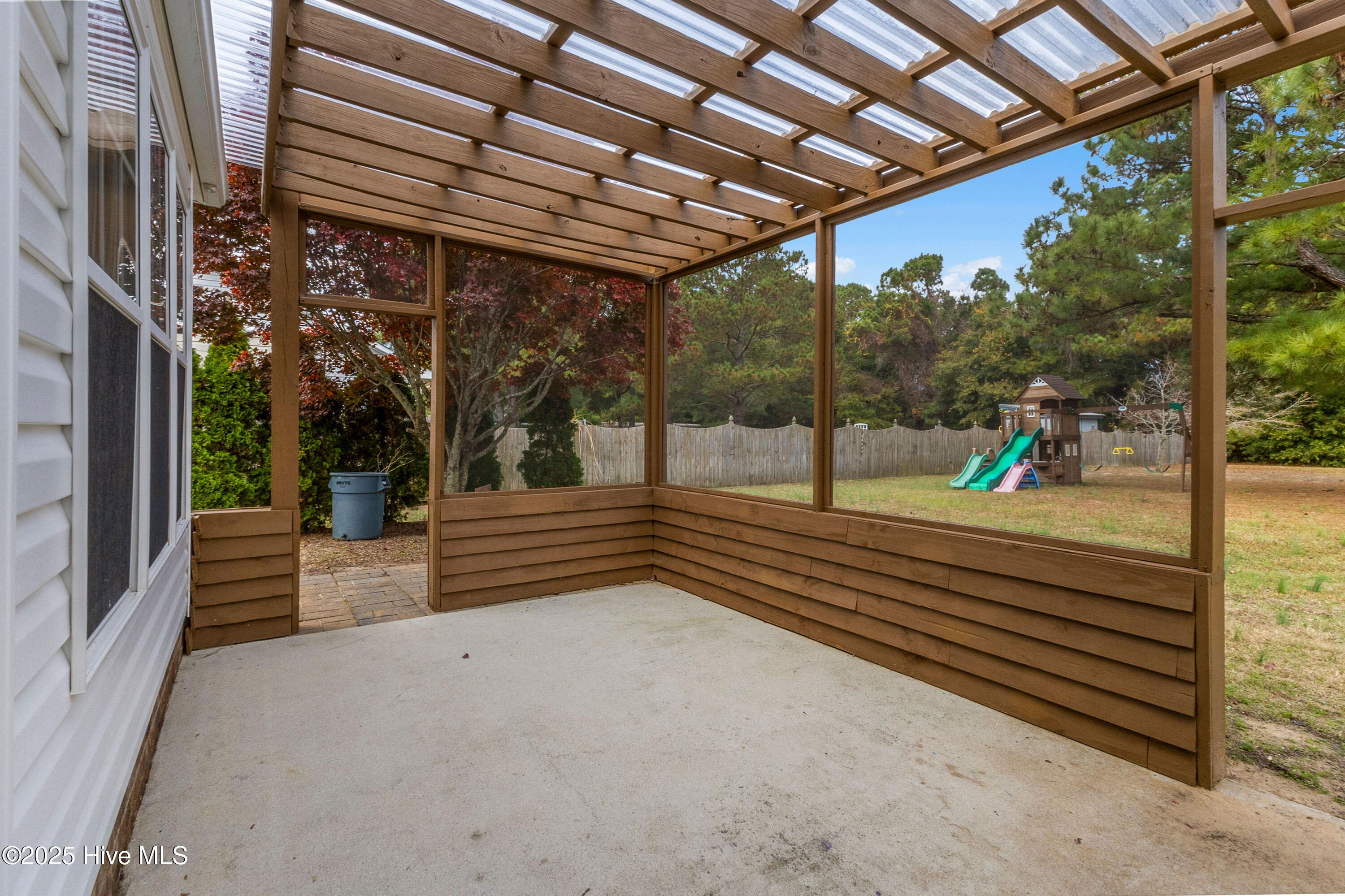 100546645 | Photo 46