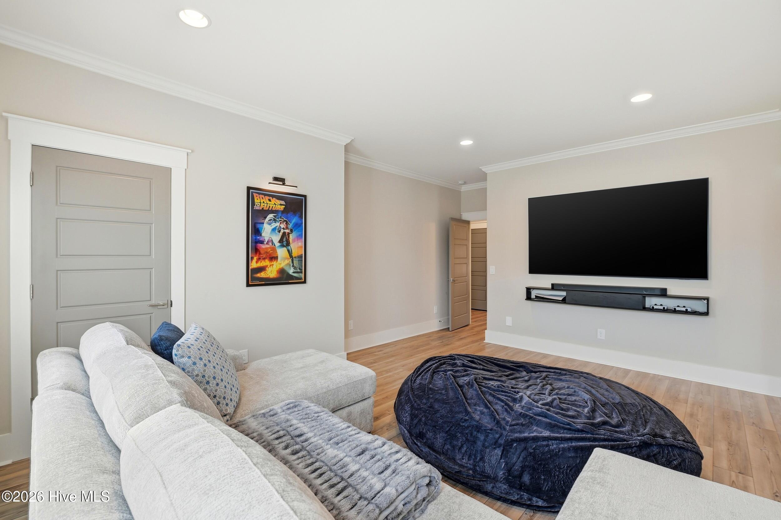 100555199 | Photo 31