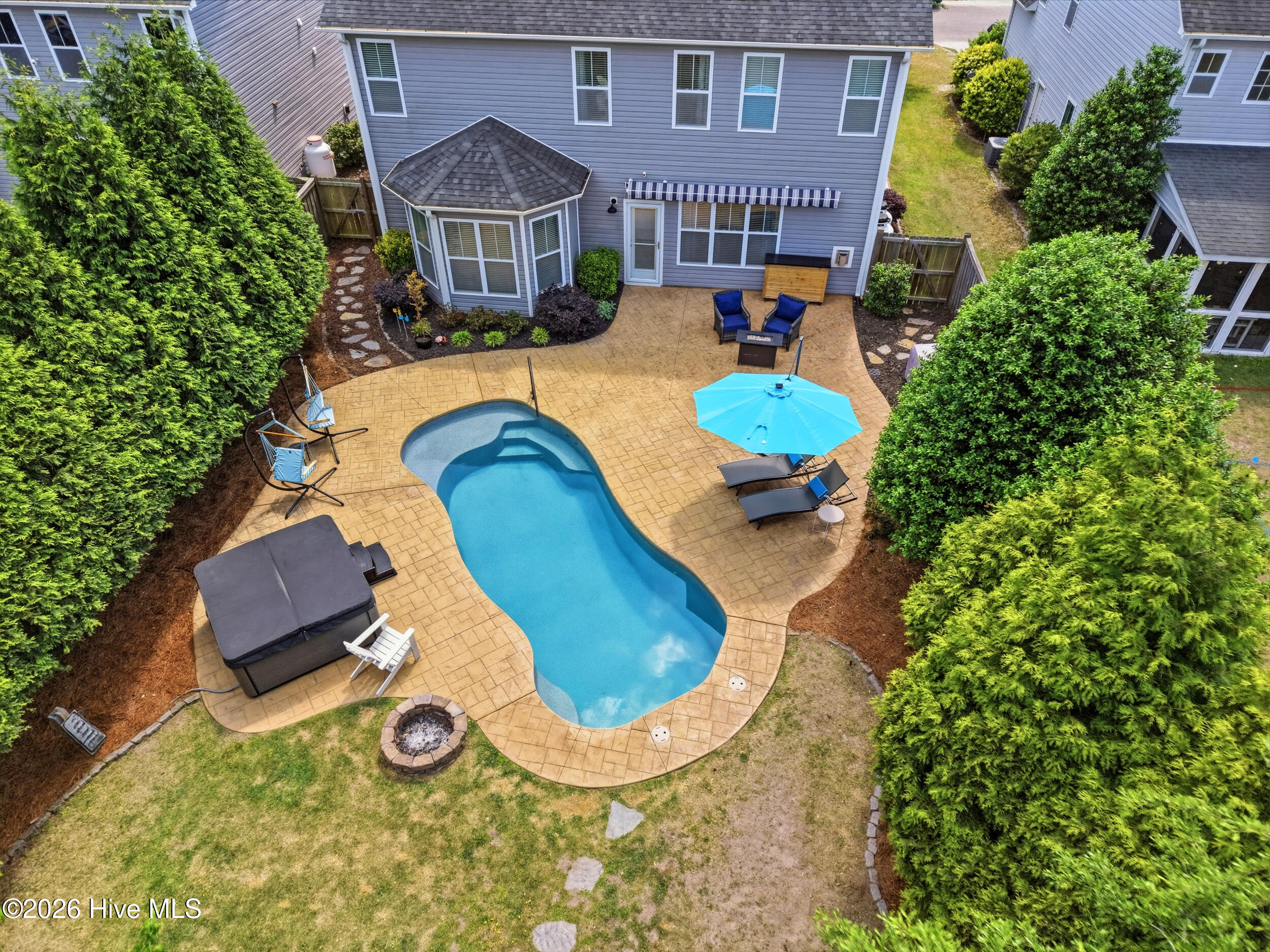 100570216 | Photo 55