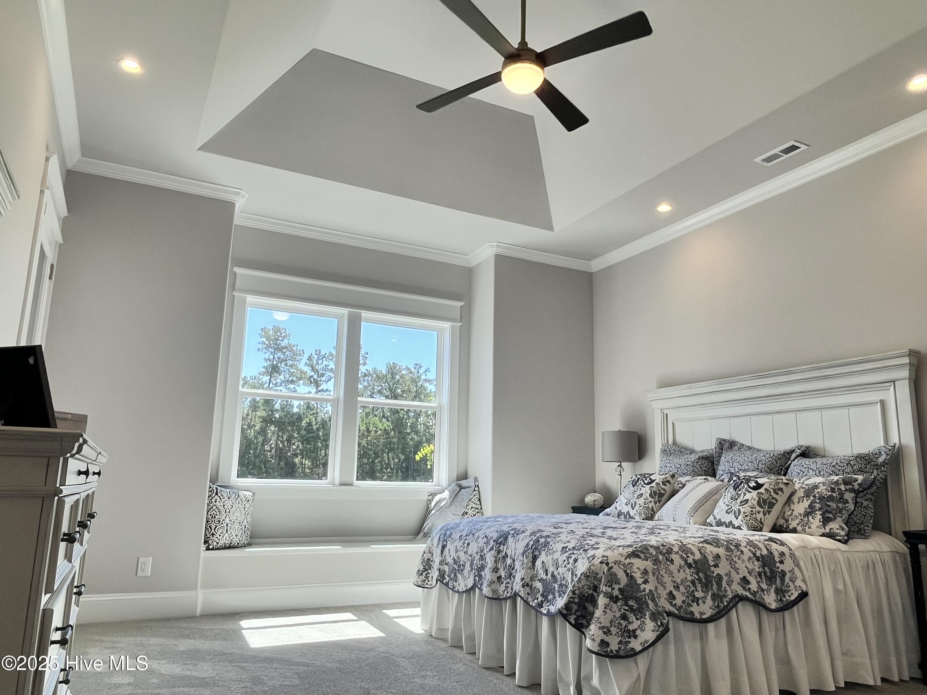 100478560 | Photo 36