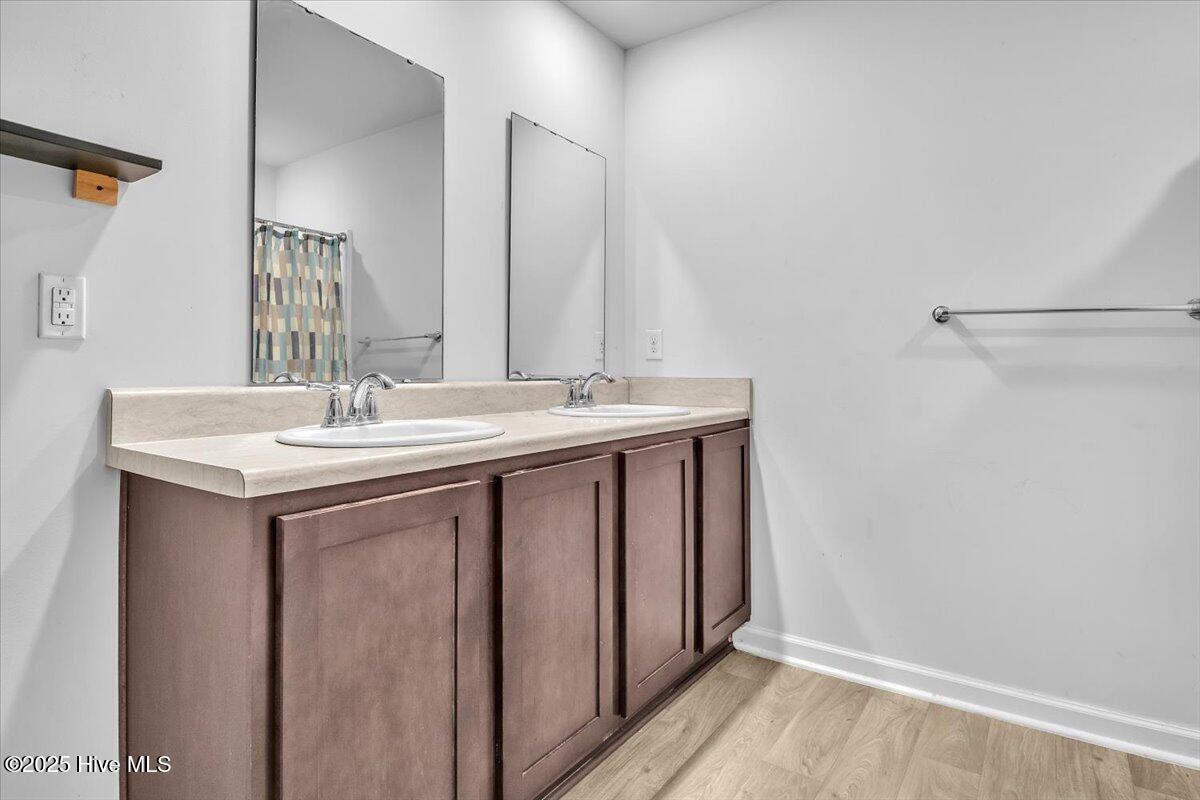 100538073 | Photo 21