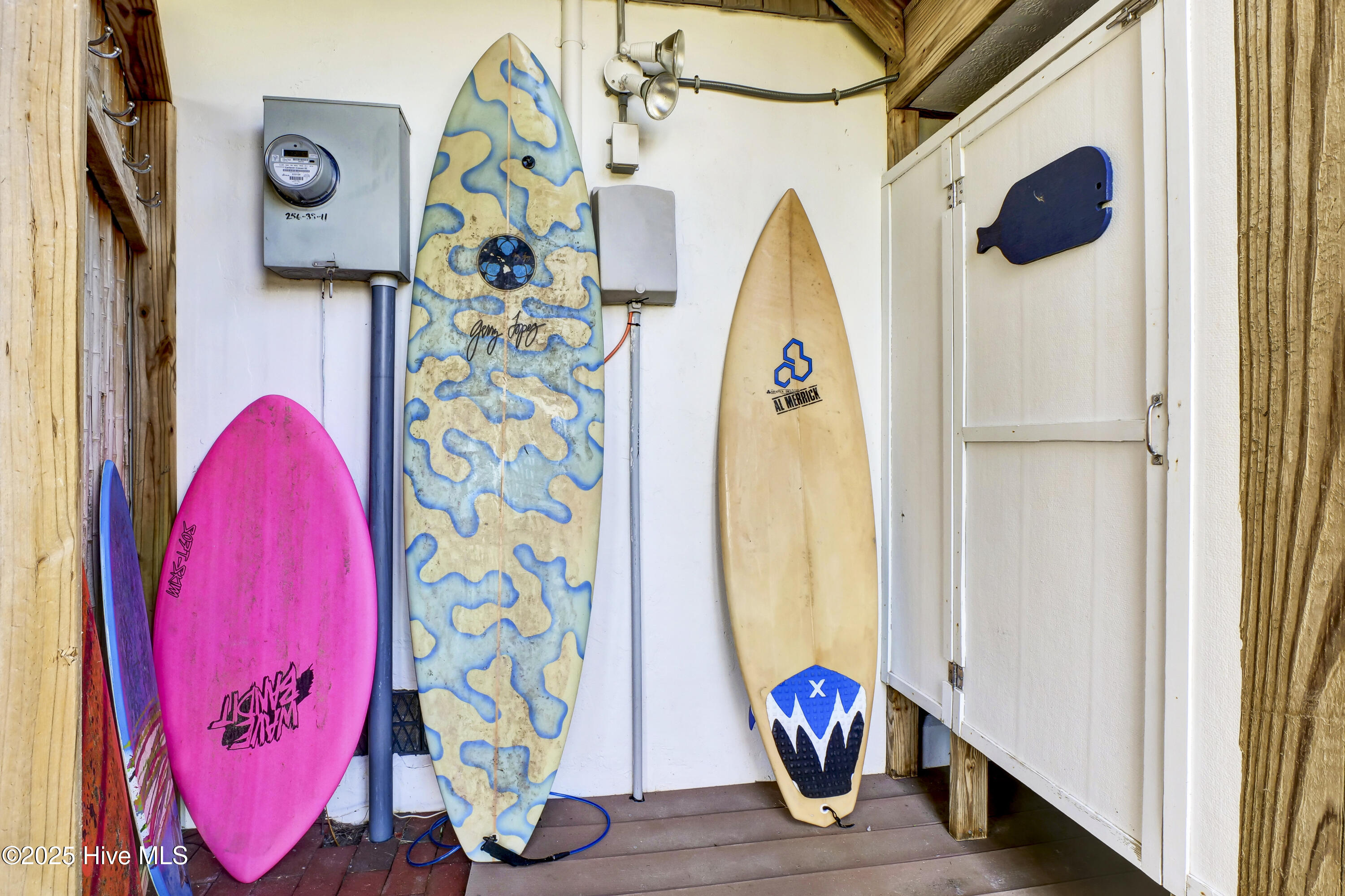 100489094 | Photo 80