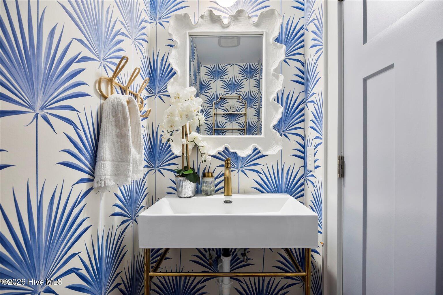 100548243 | Photo 30