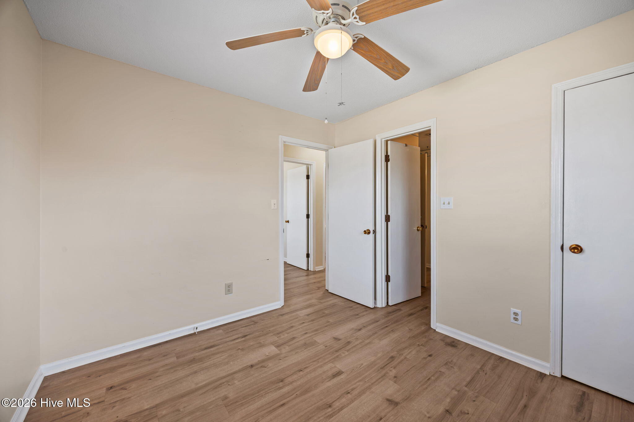 100562475 | Photo 26