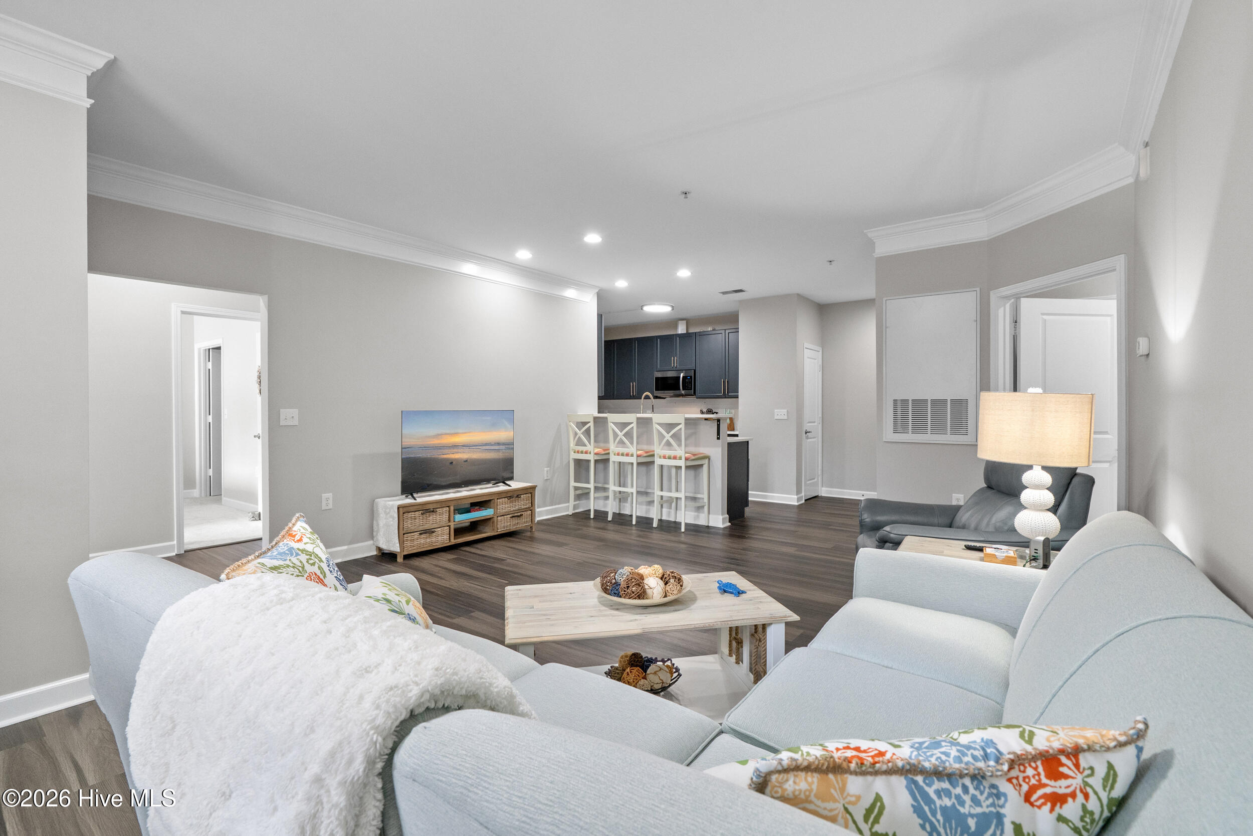 100556041 | Photo 12