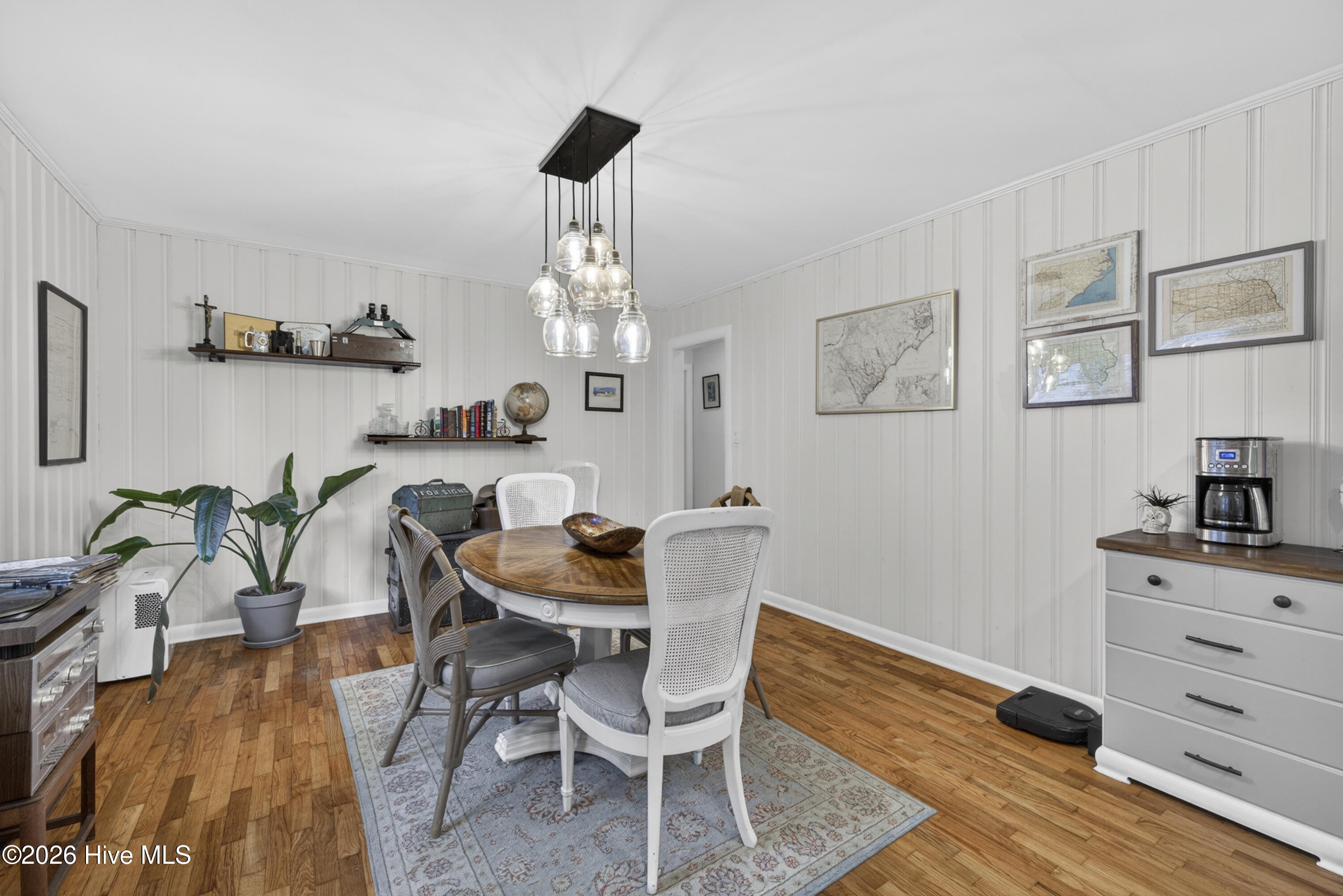 100570211 | Photo 18