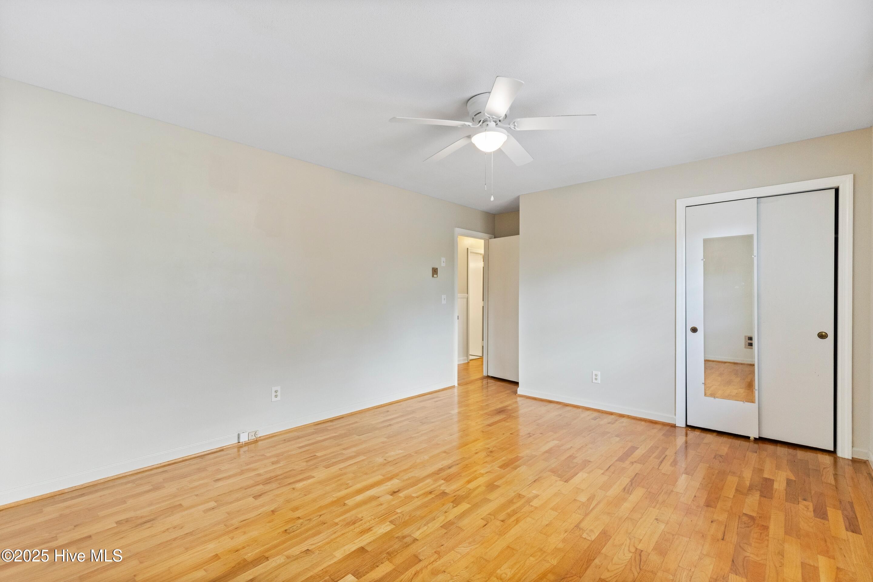 100534850 | Photo 14