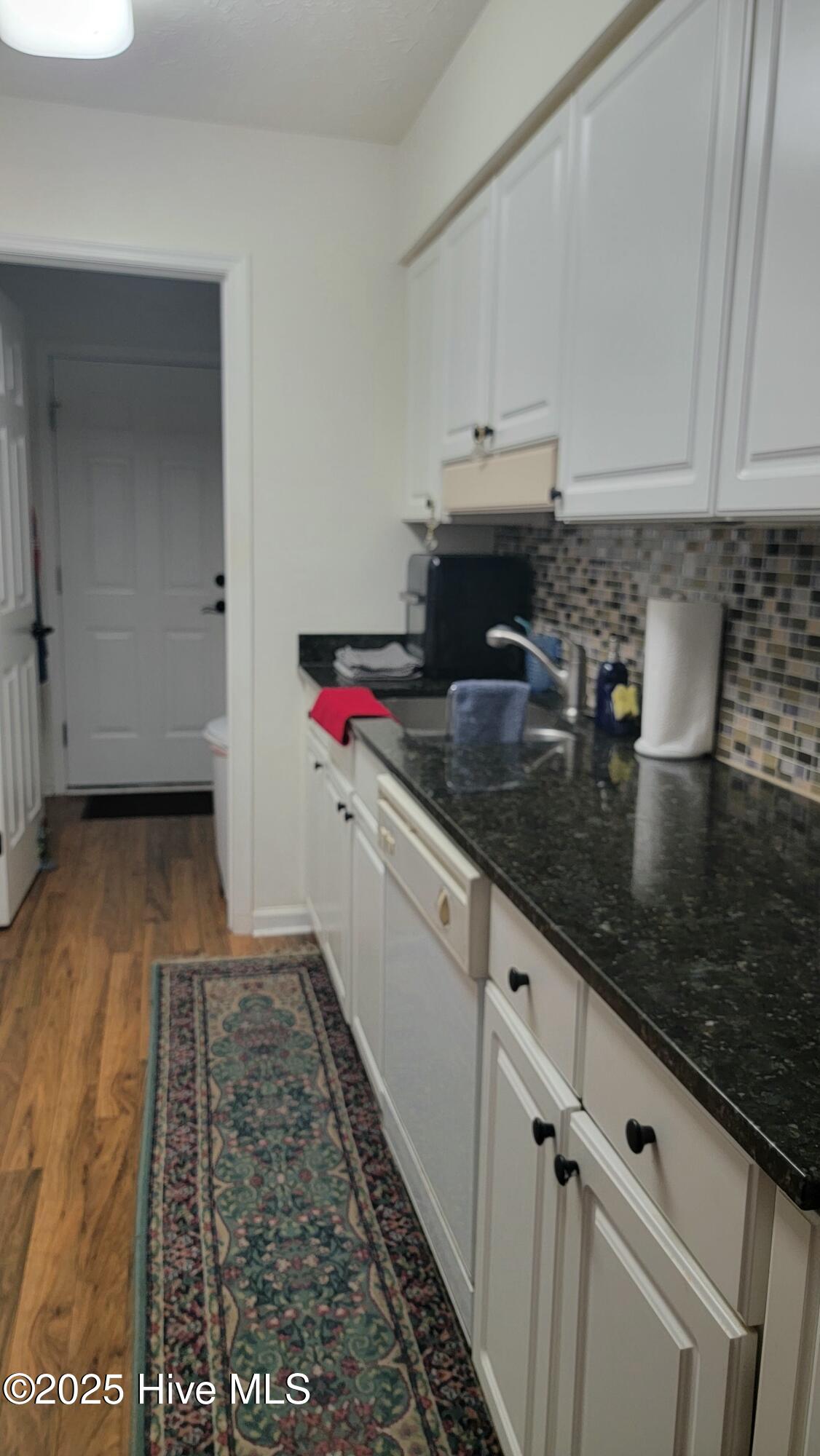 100519344 | Photo 12