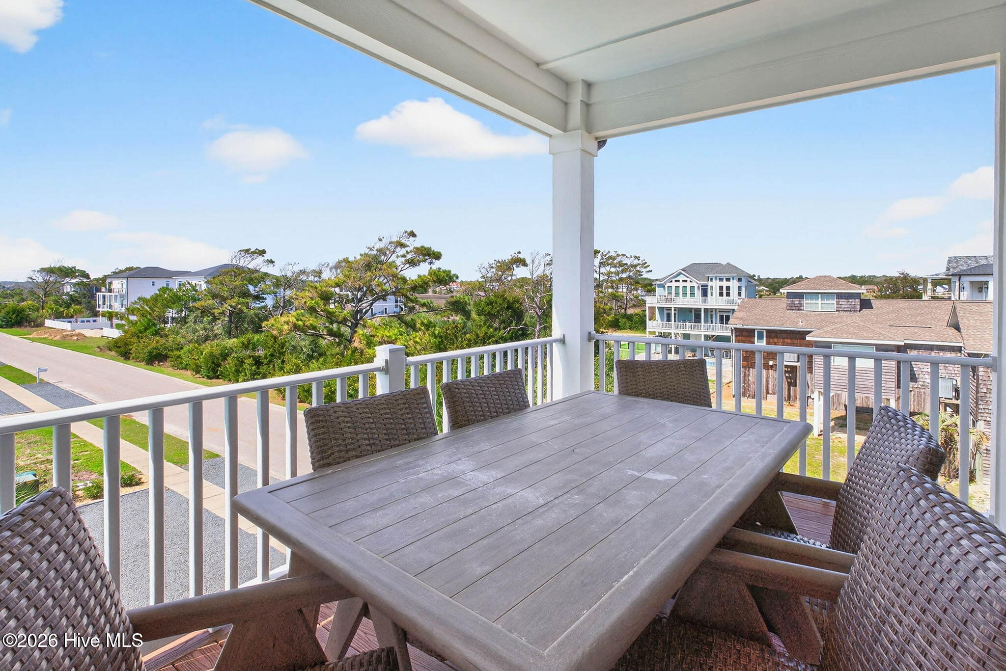 100560531 | Photo 51