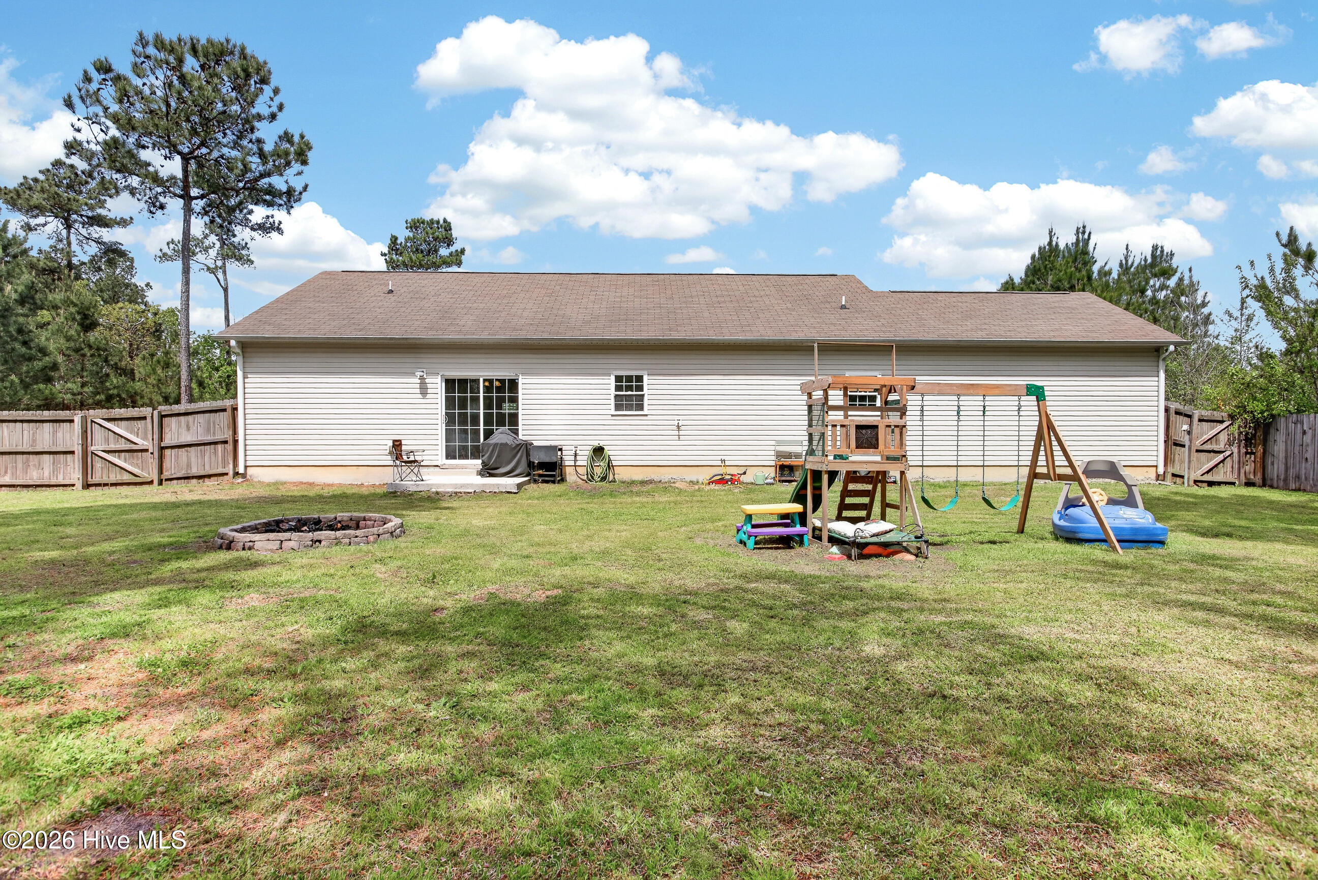 100567675 | Photo 24