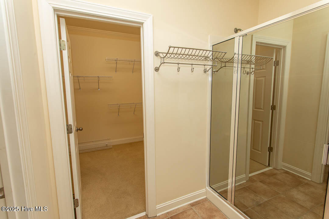 100526043 | Photo 30