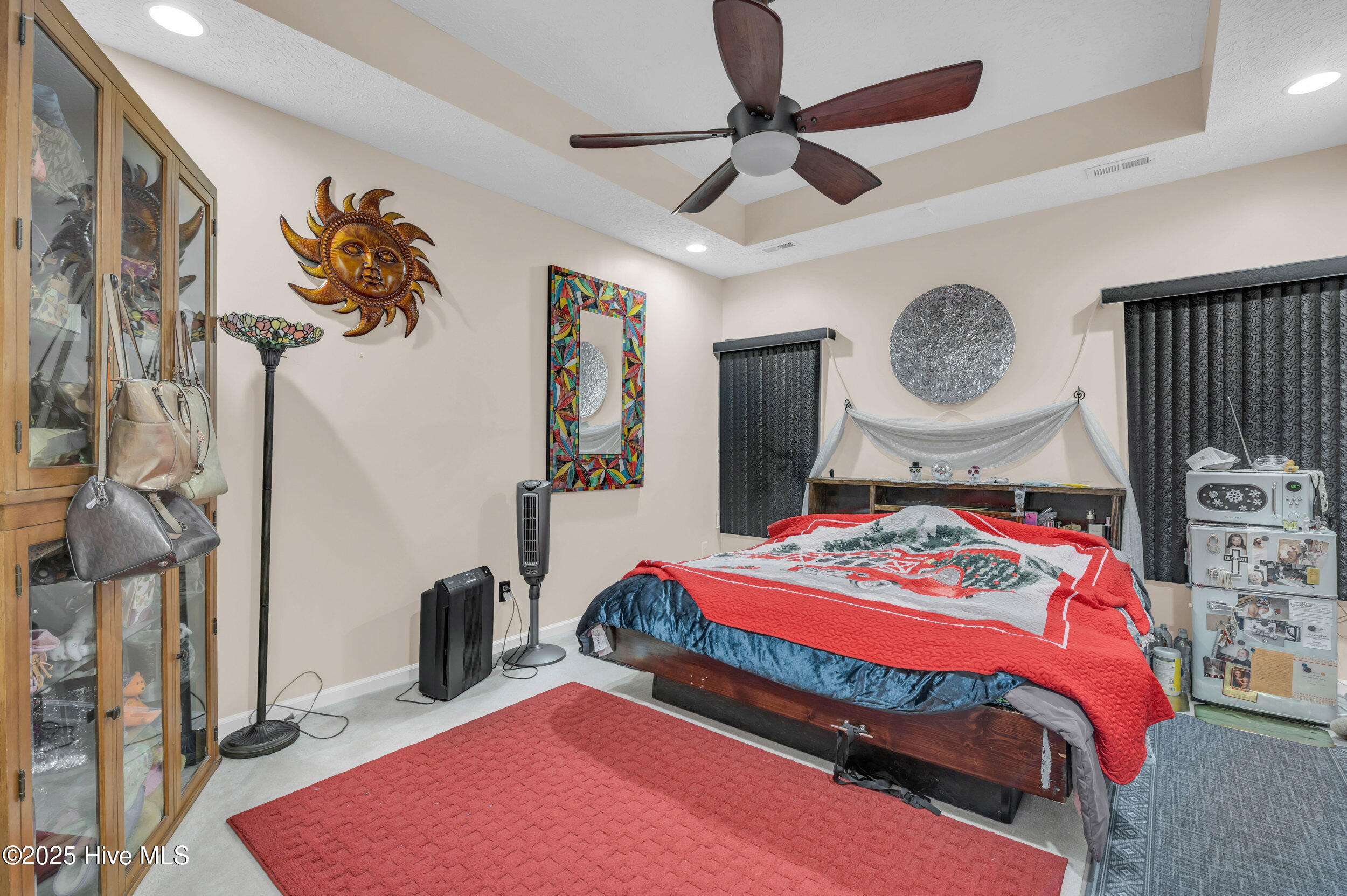 100527690 | Photo 25