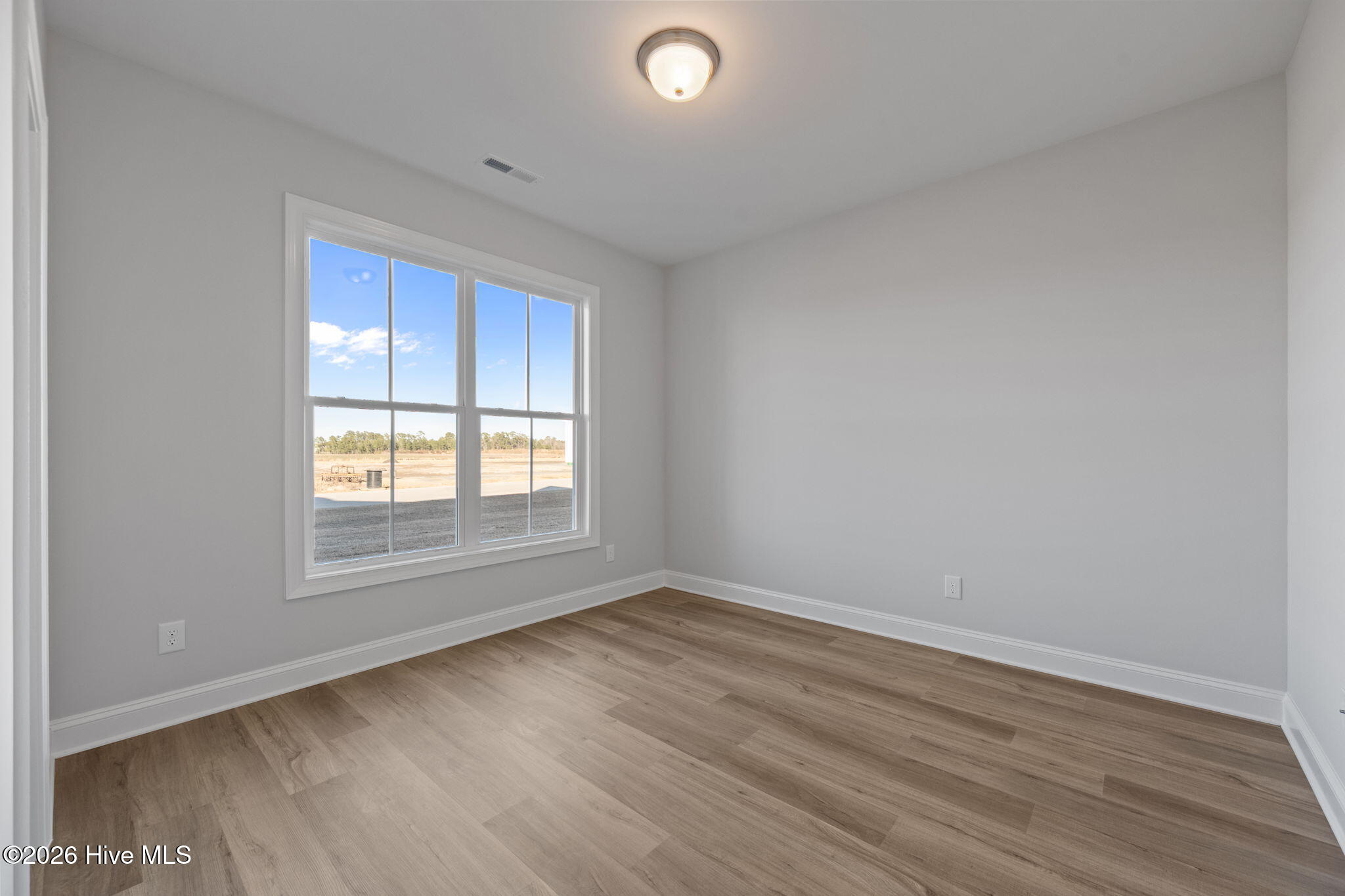 100566681 | Photo 30