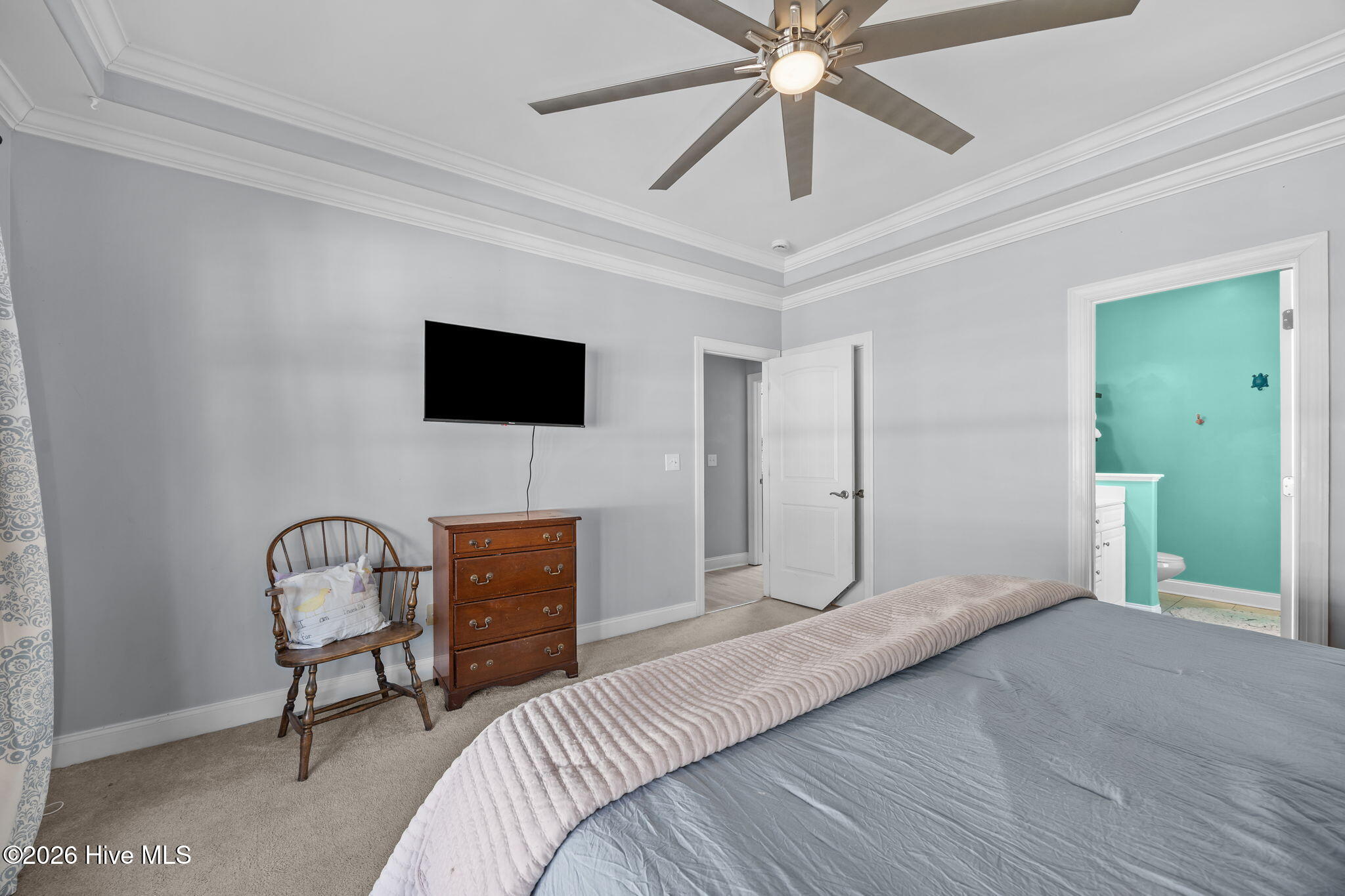 100548073 | Photo 21