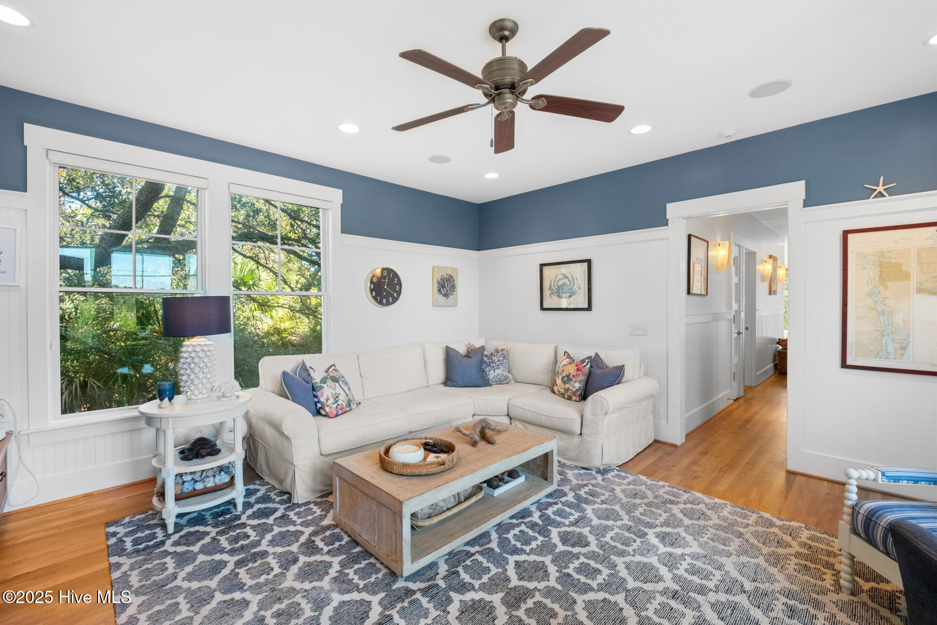 100540295 | Photo 35