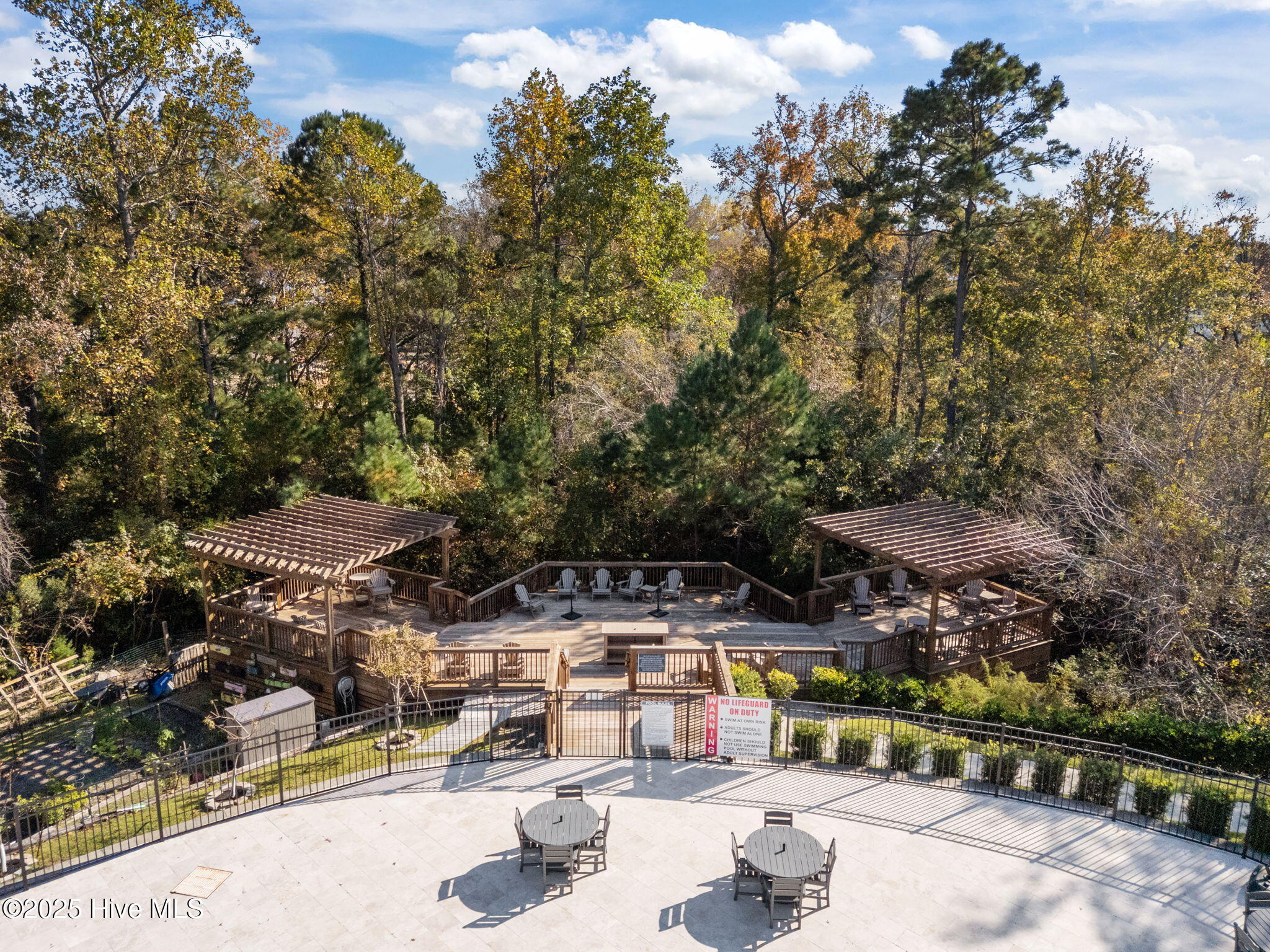 100540381 | Photo 62