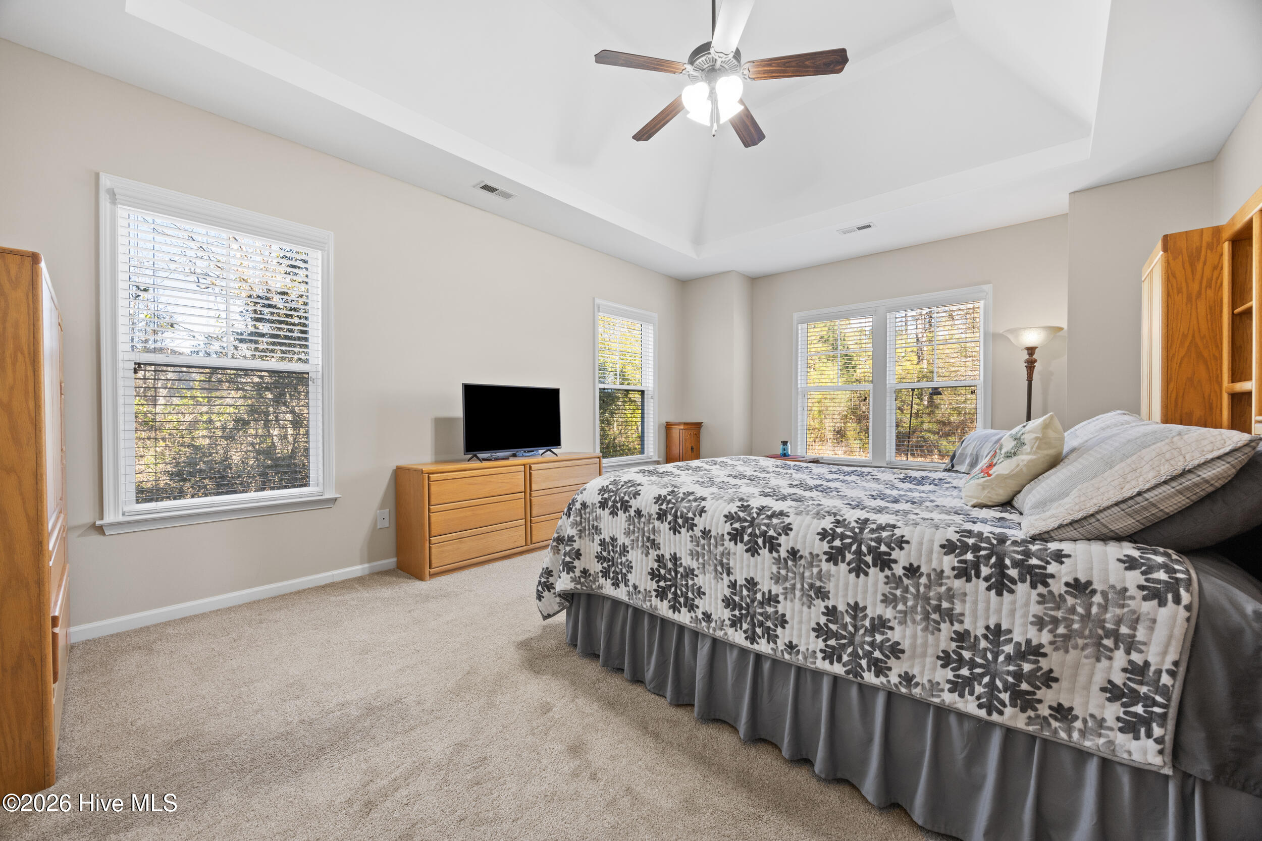 100549248 | Photo 26