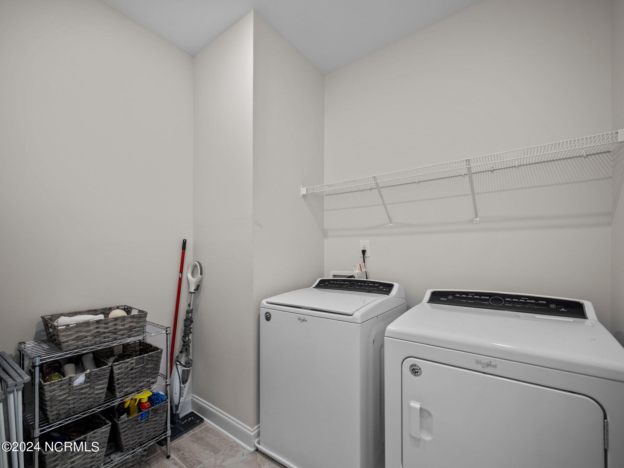 100564984 | Photo 36