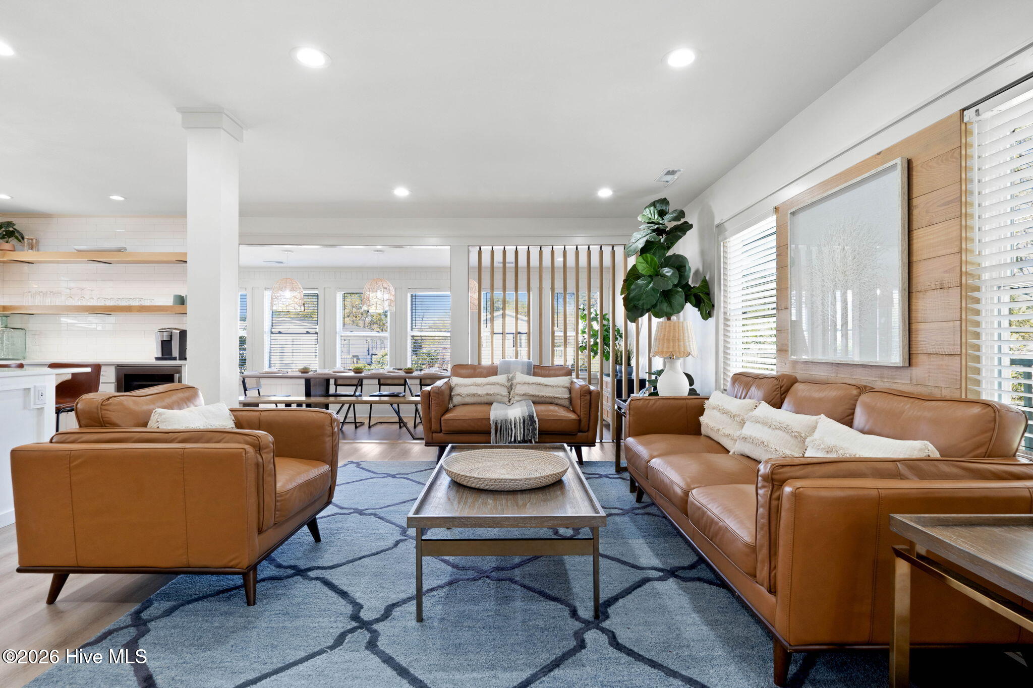 100565975 | Photo 10