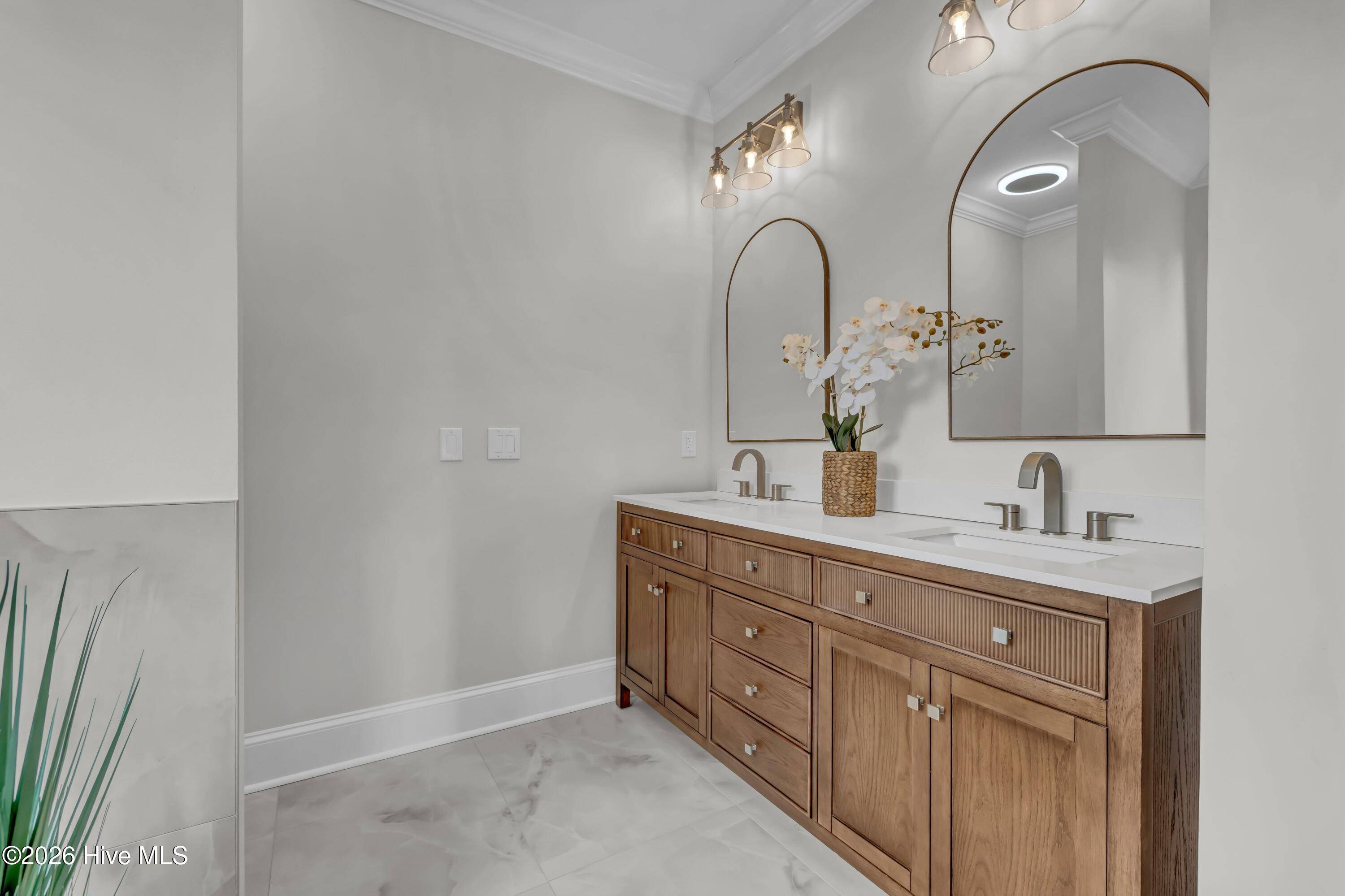 100552340 | Photo 33