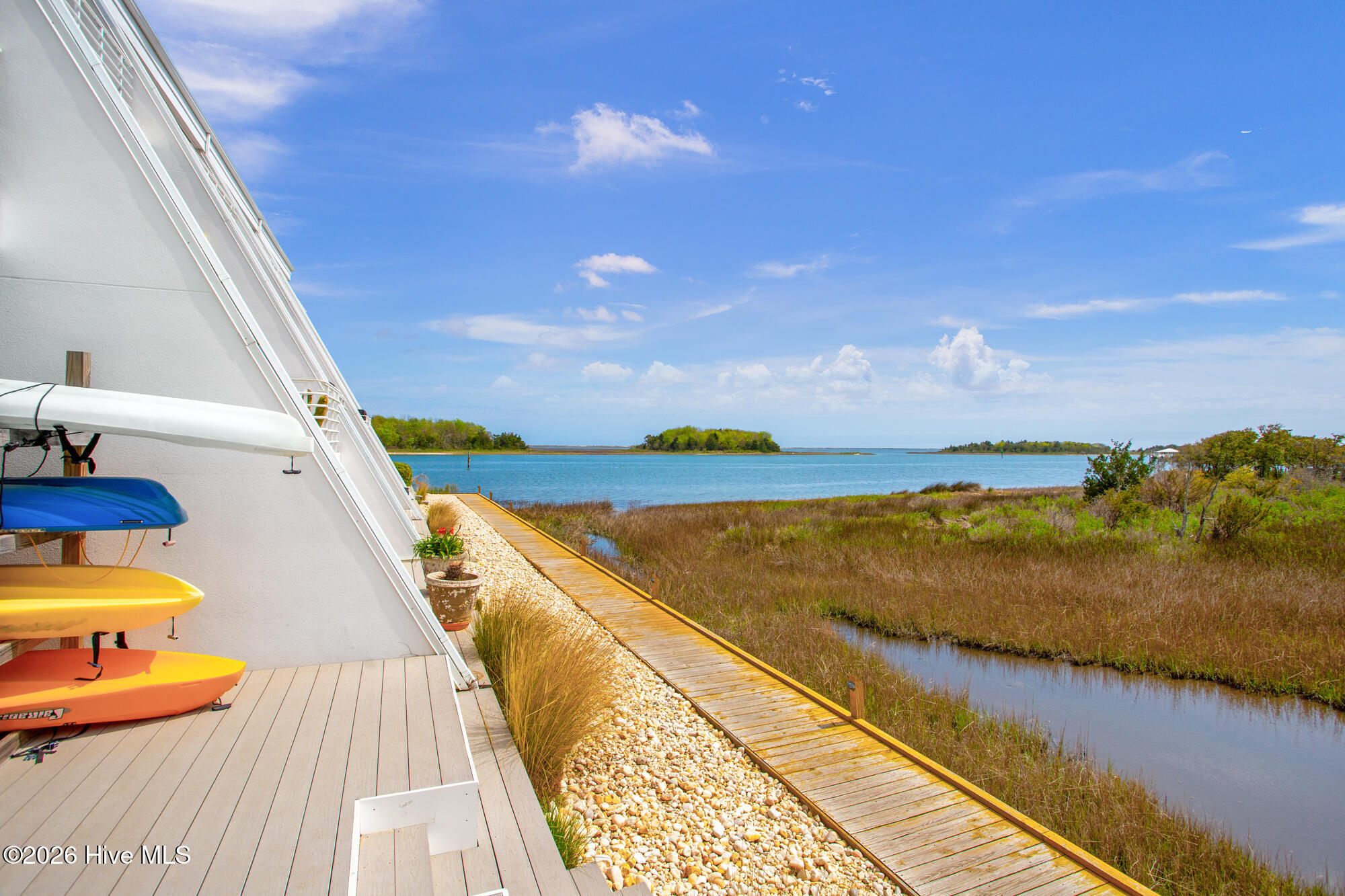 100564405 | Photo 26