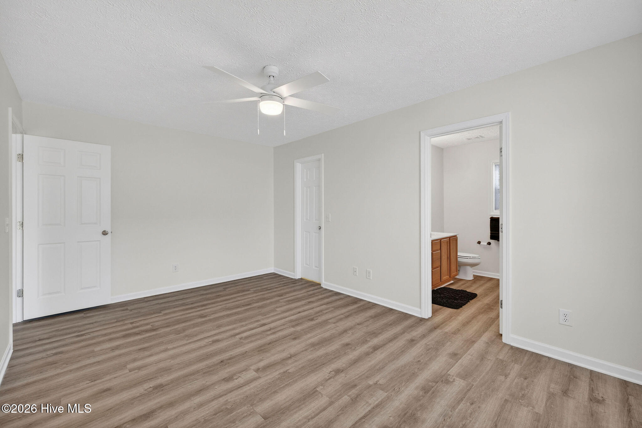 100553391 | Photo 18